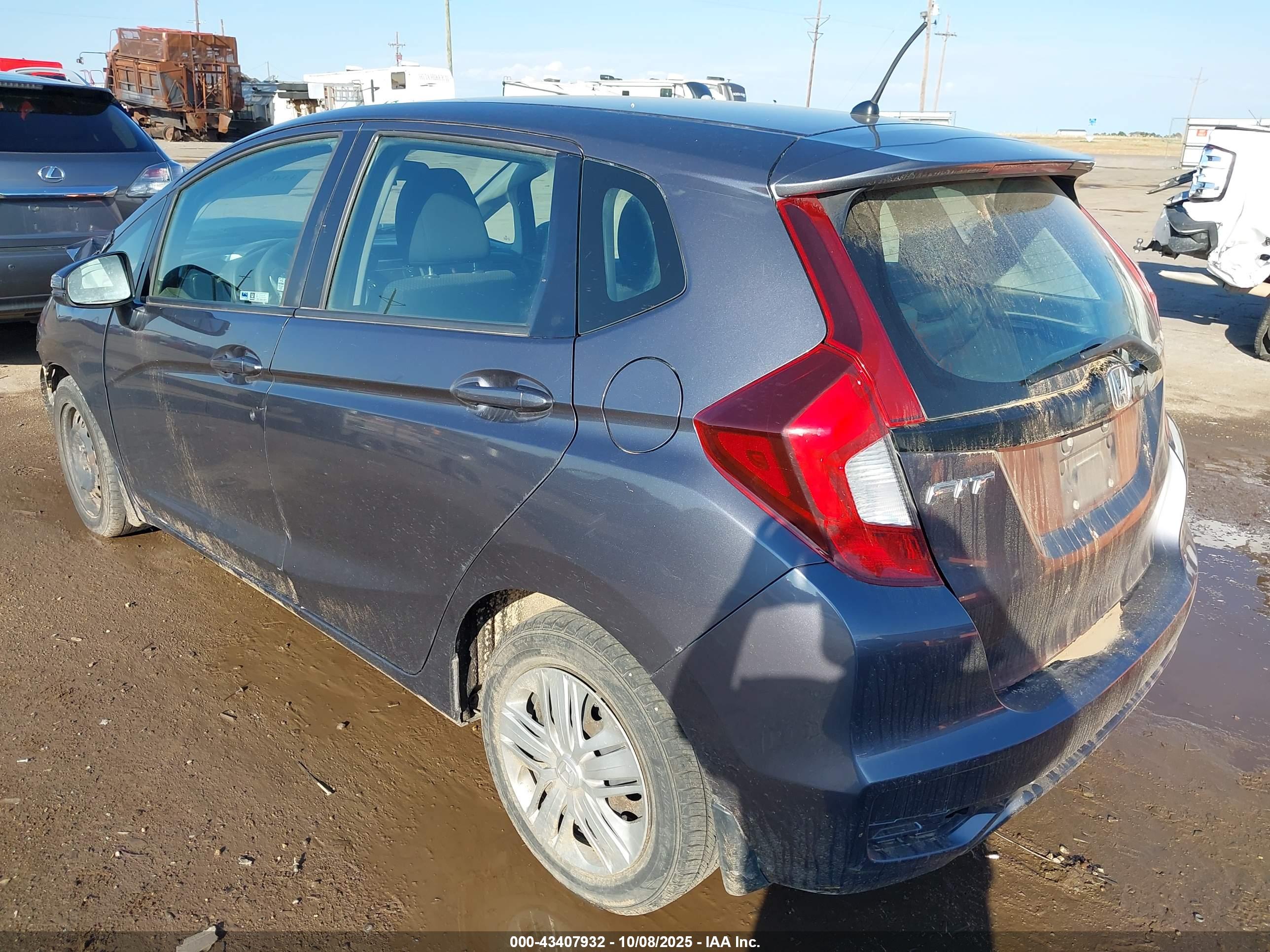 HONDA FIT image 3