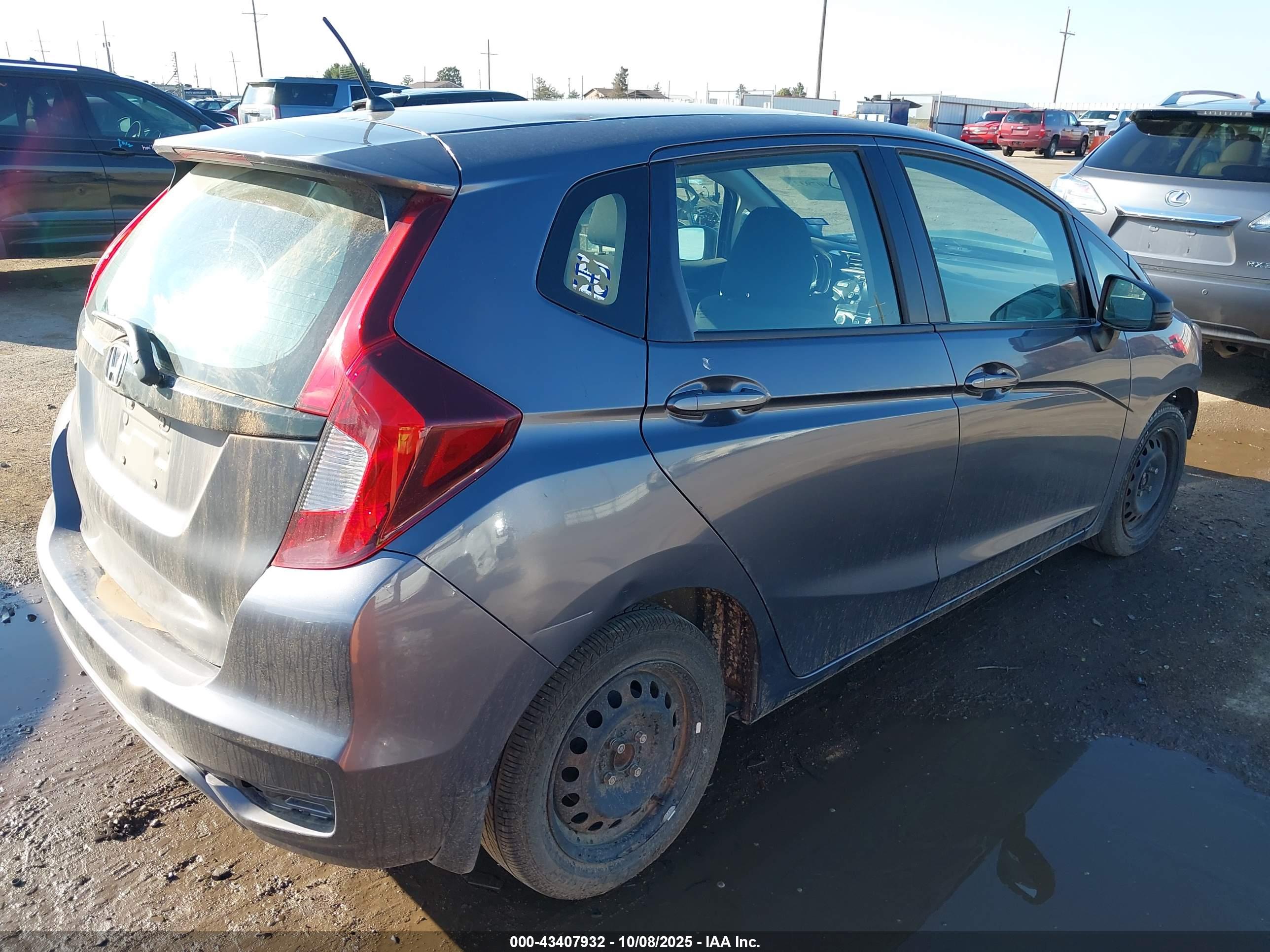 HONDA FIT image 4