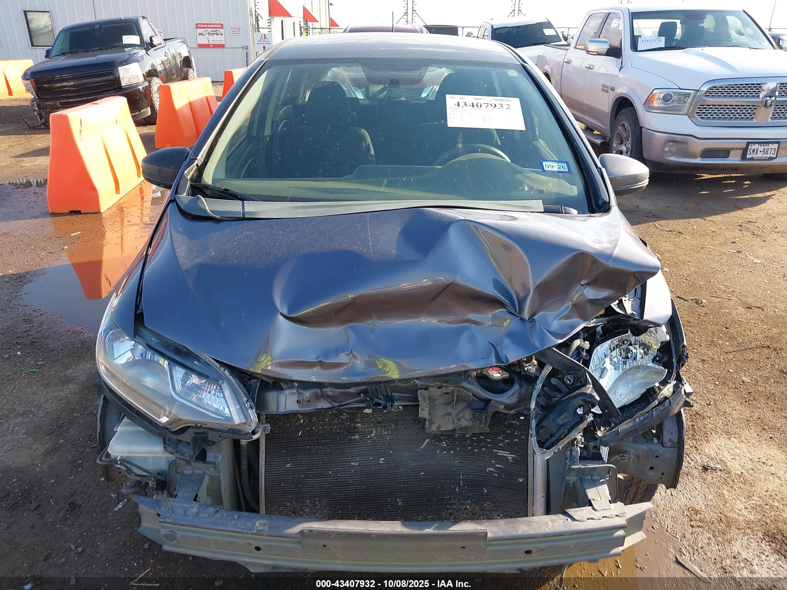 HONDA FIT image 6