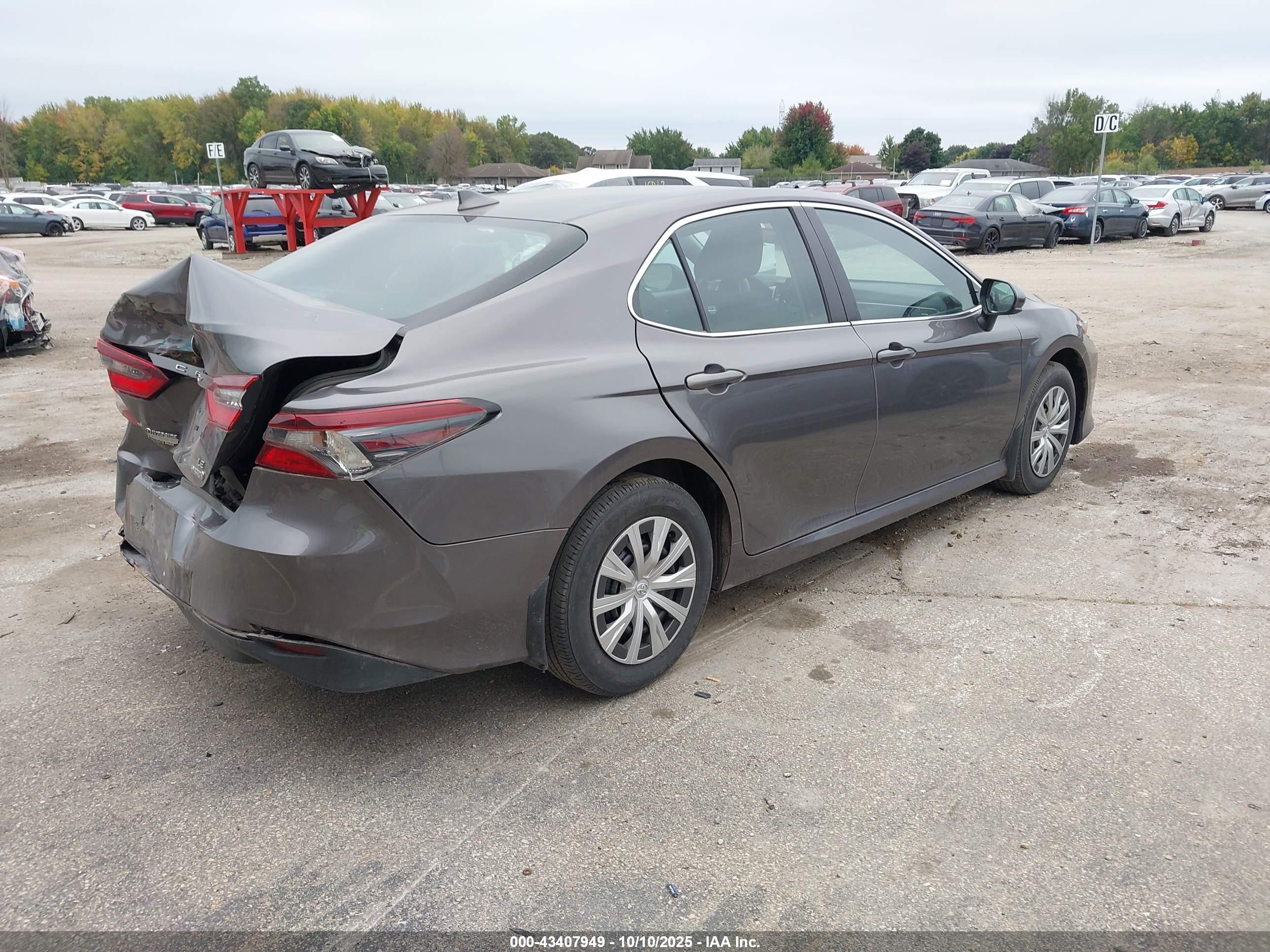 TOYOTA CAMRY image 4