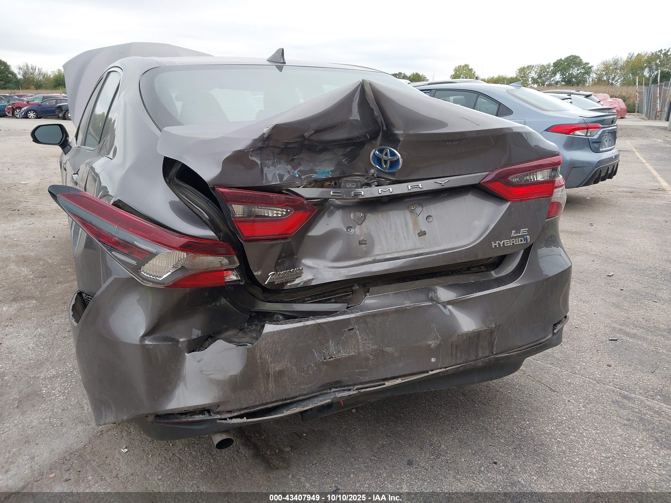 TOYOTA CAMRY image 6