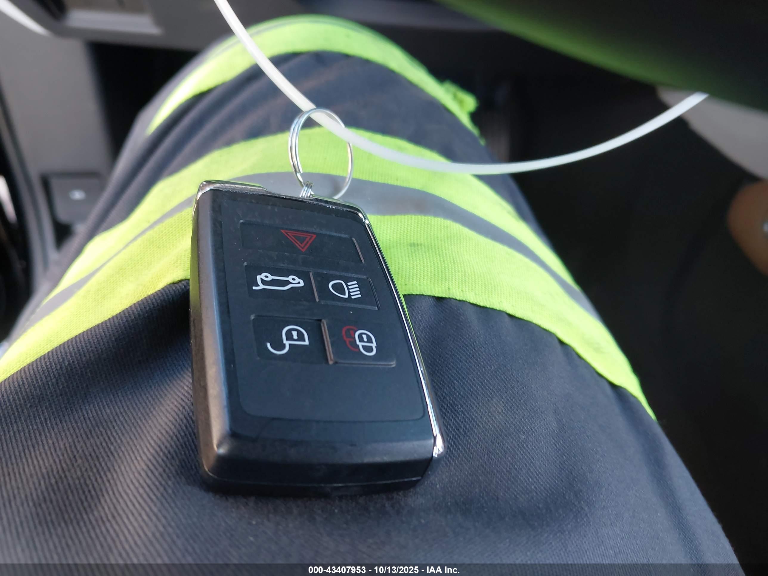 LAND ROVER image 11