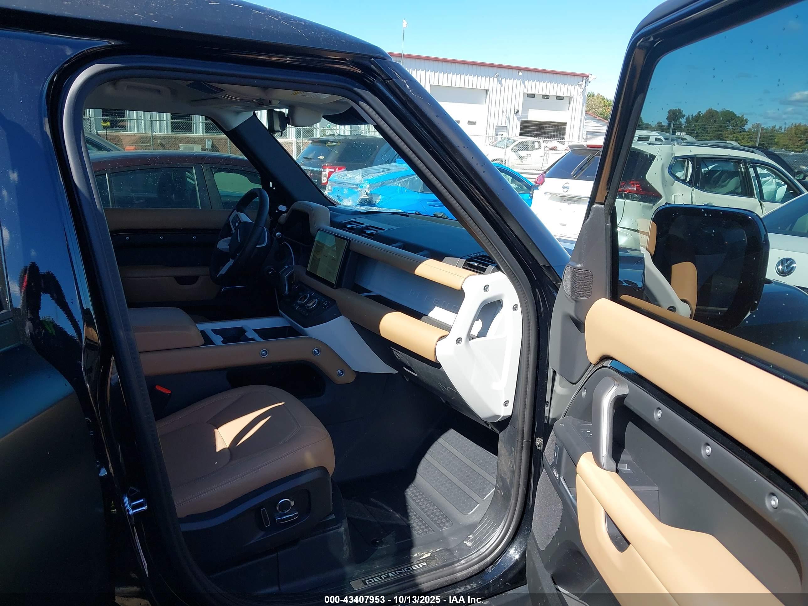 LAND ROVER image 5