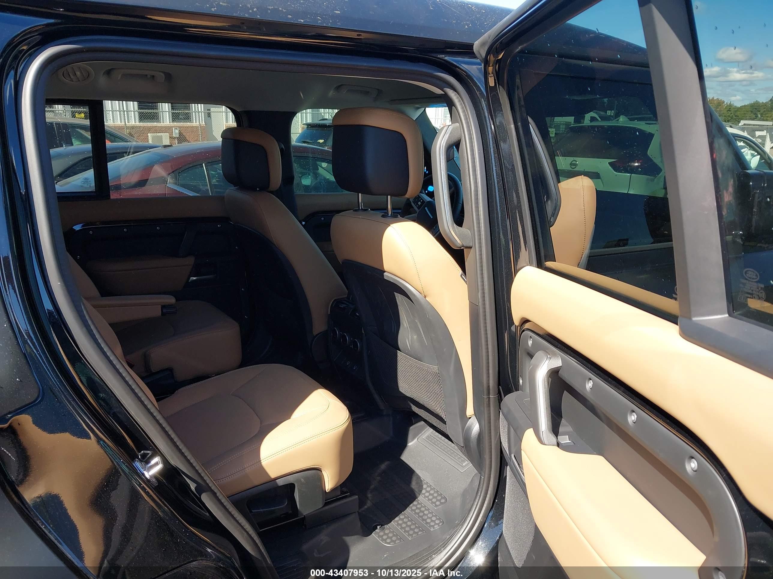 LAND ROVER image 8
