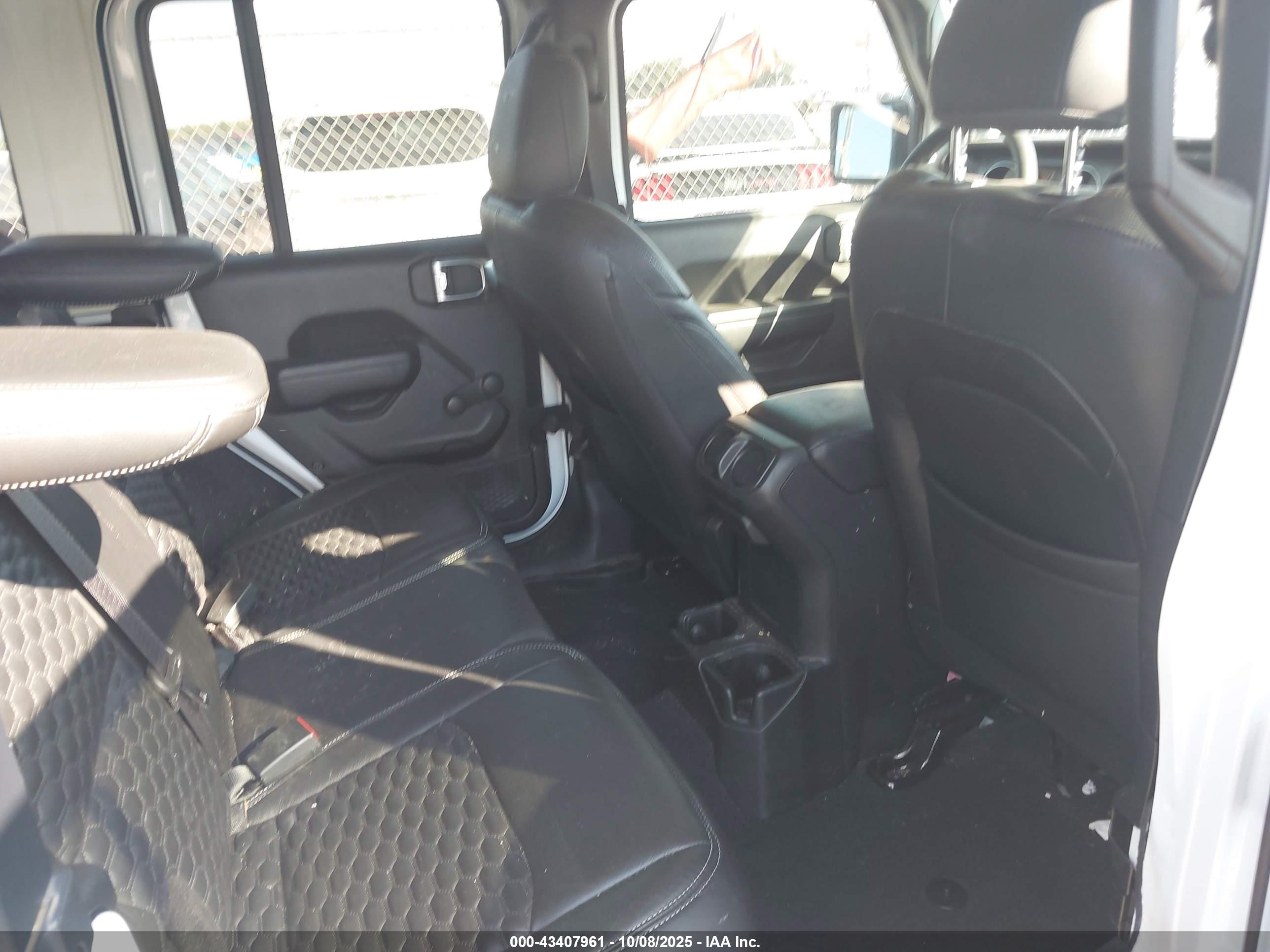JEEP WRANGLER image 8