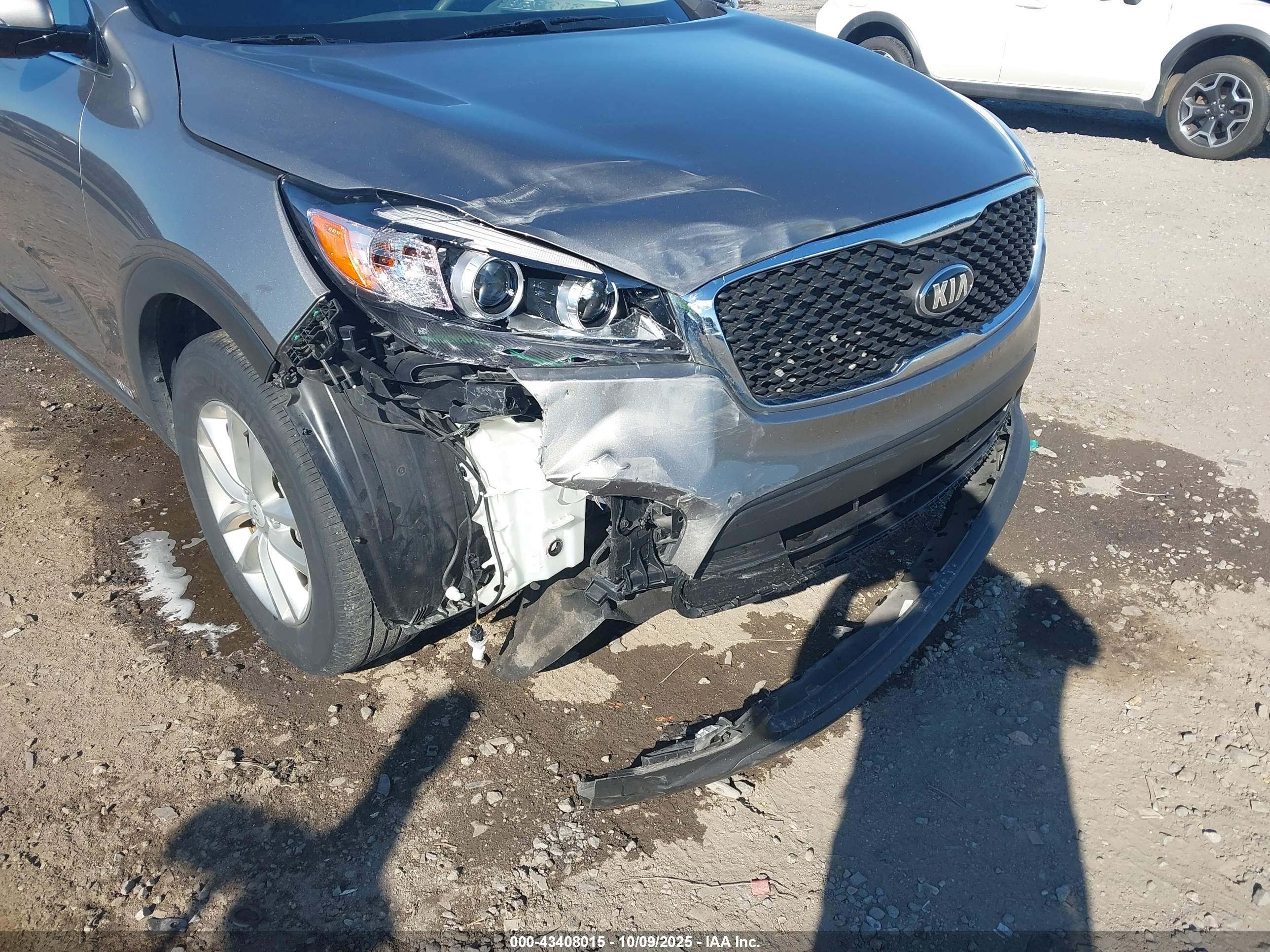 KIA SORENTO image 6