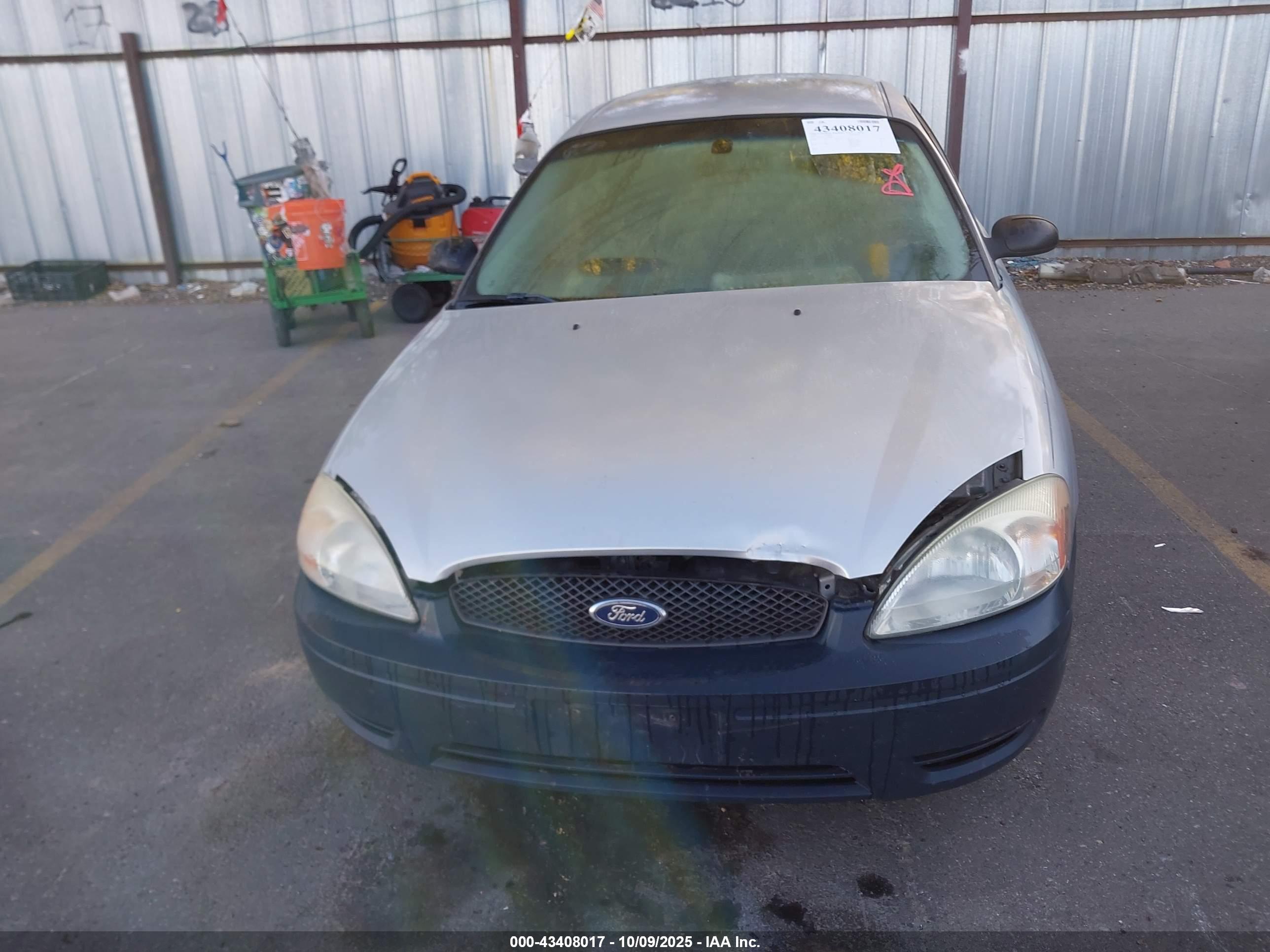 FORD TAURUS image 6