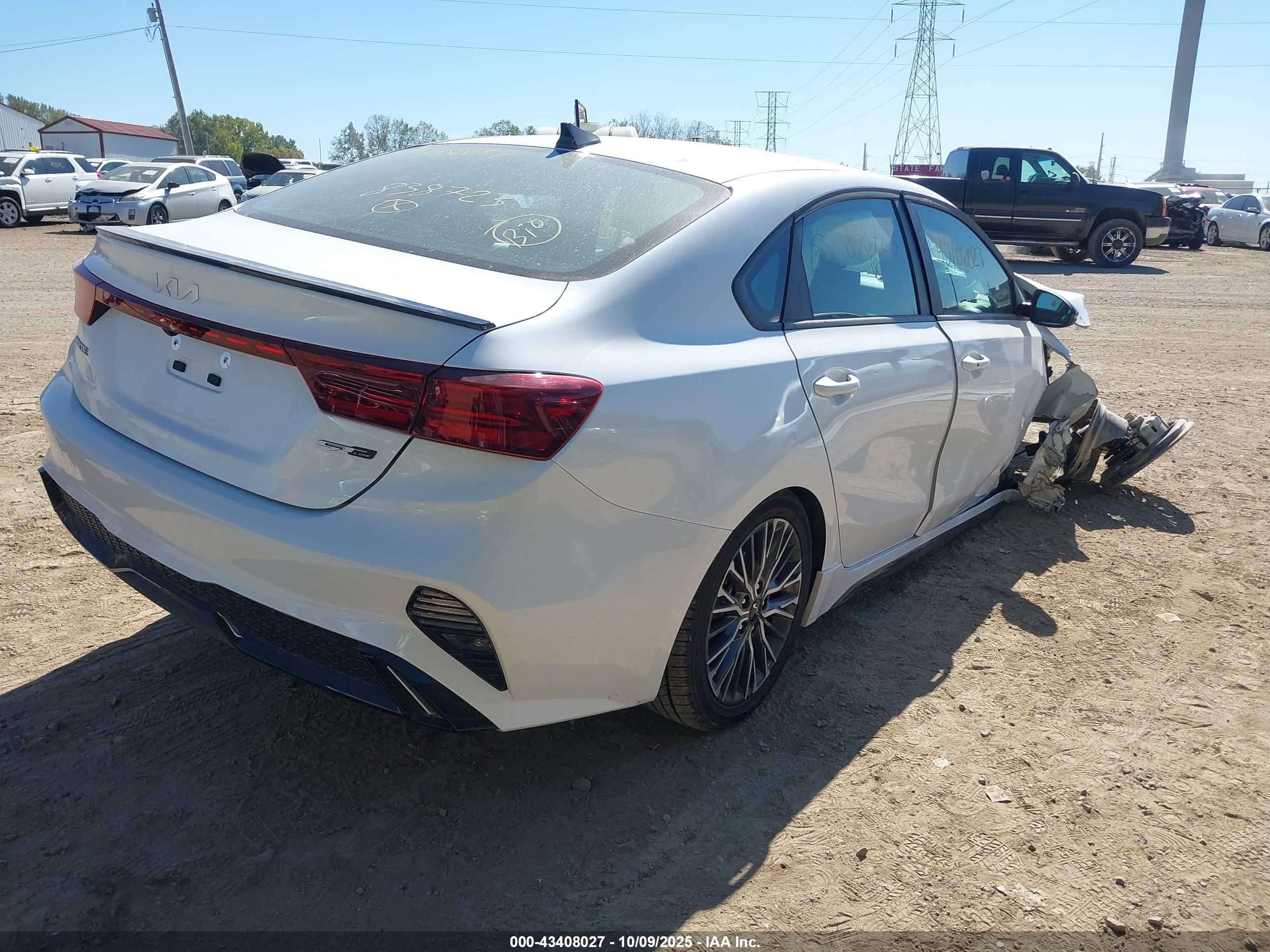 KIA FORTE image 4