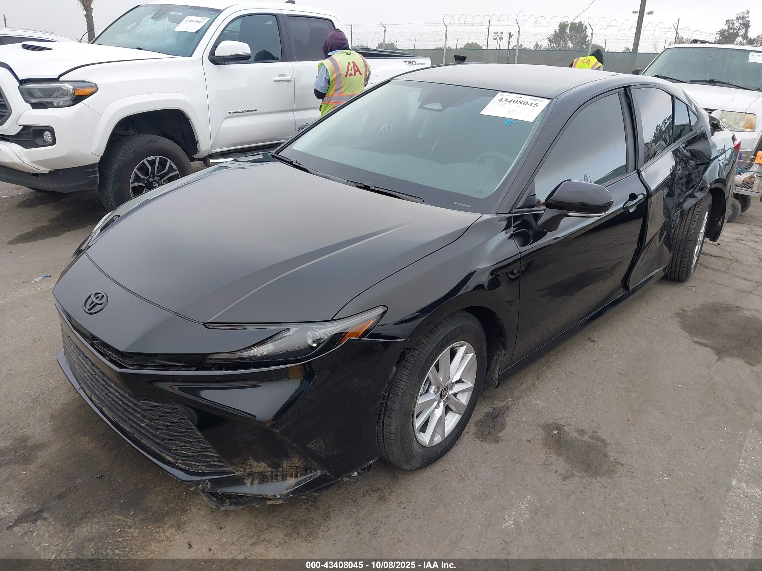 TOYOTA CAMRY image 2