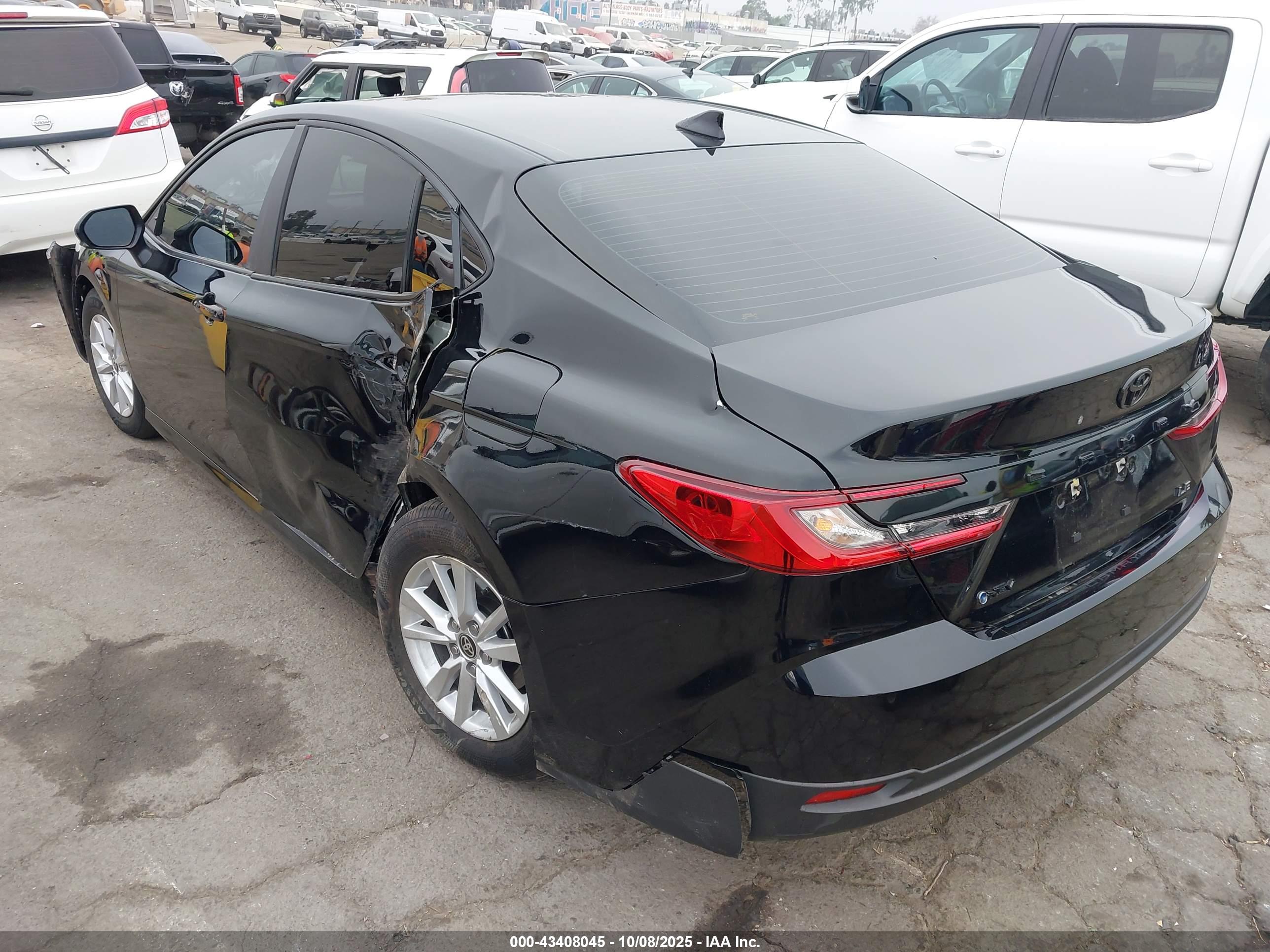 TOYOTA CAMRY image 3