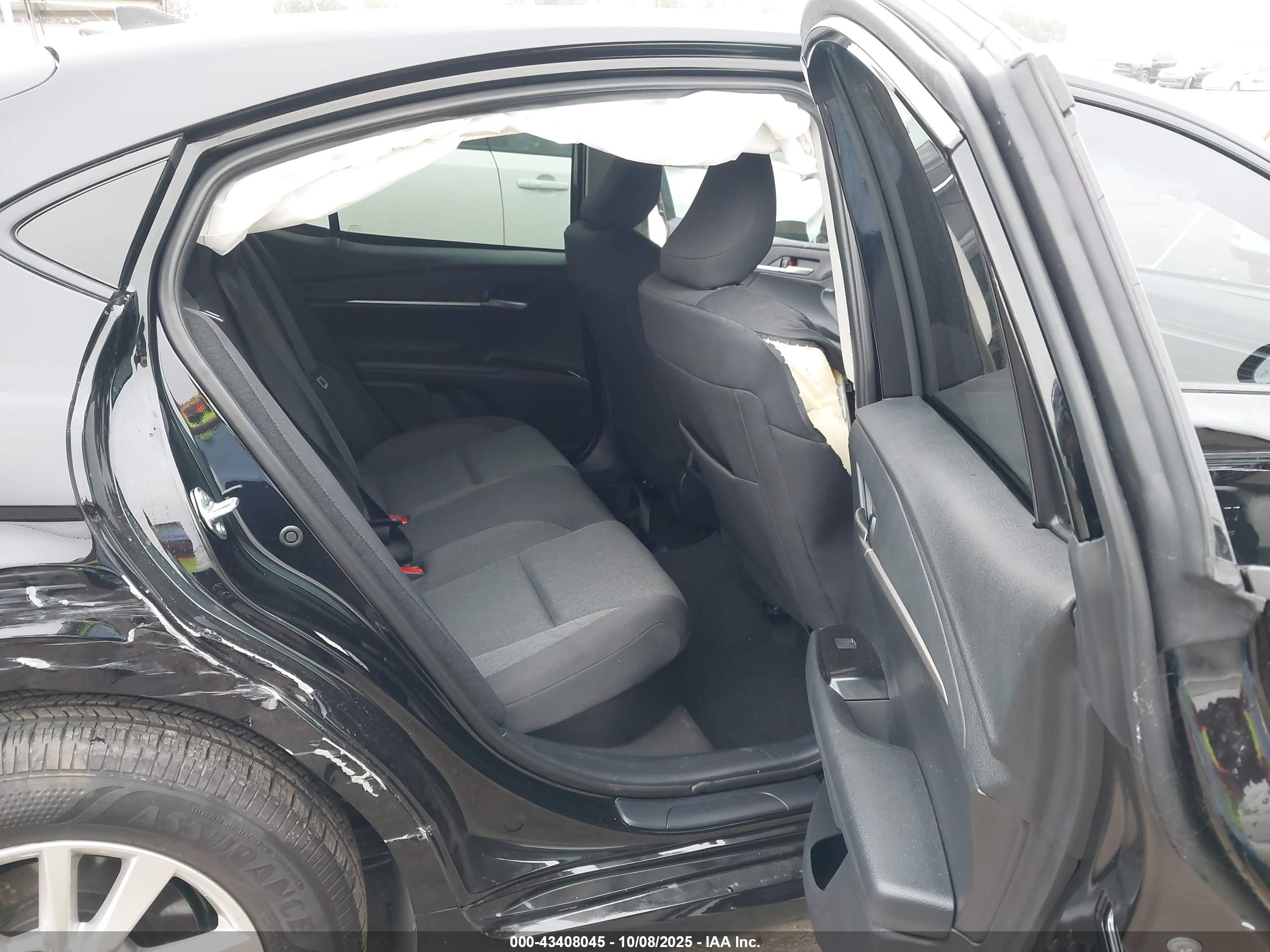 TOYOTA CAMRY image 8