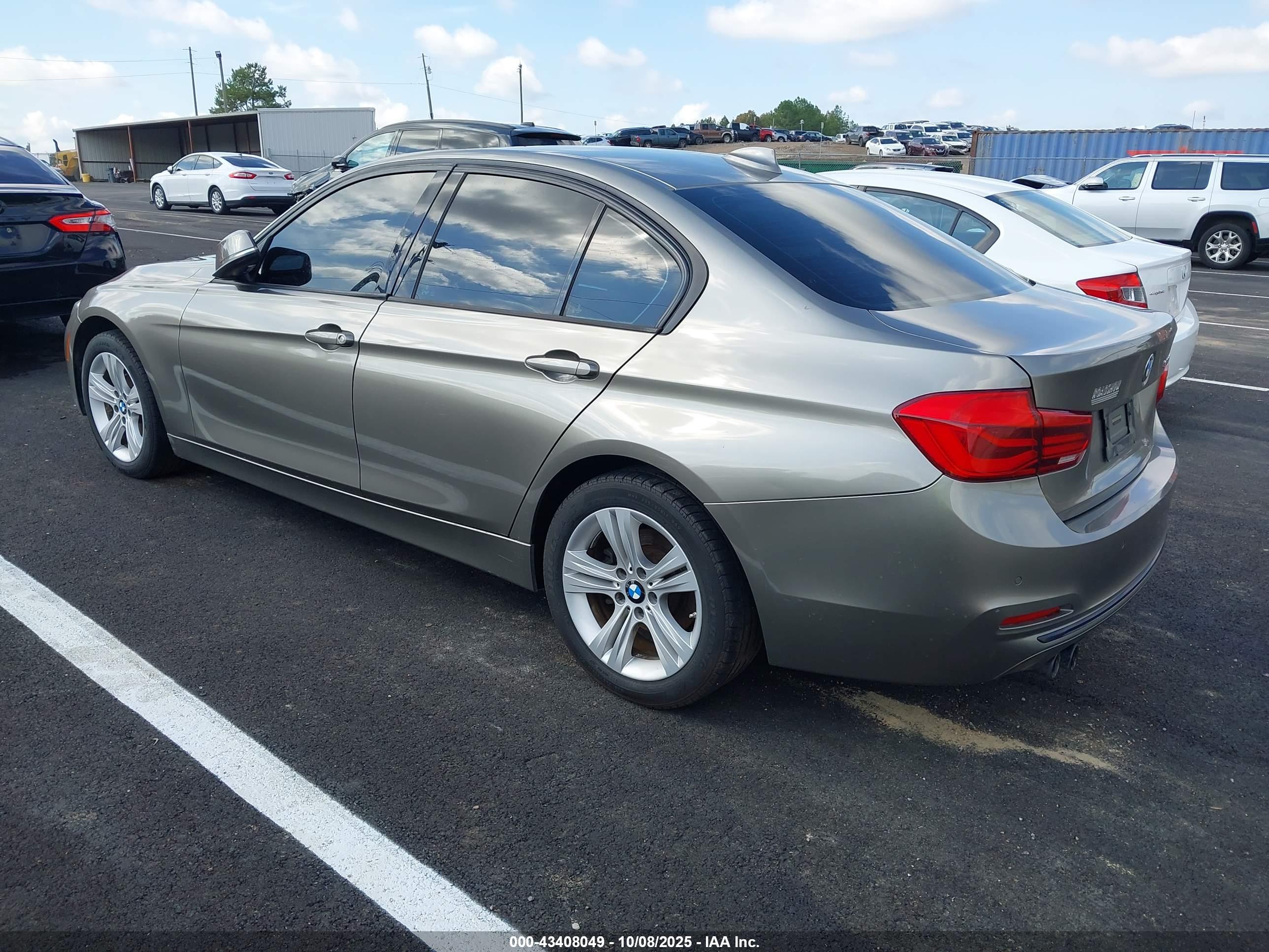 BMW 328I image 3