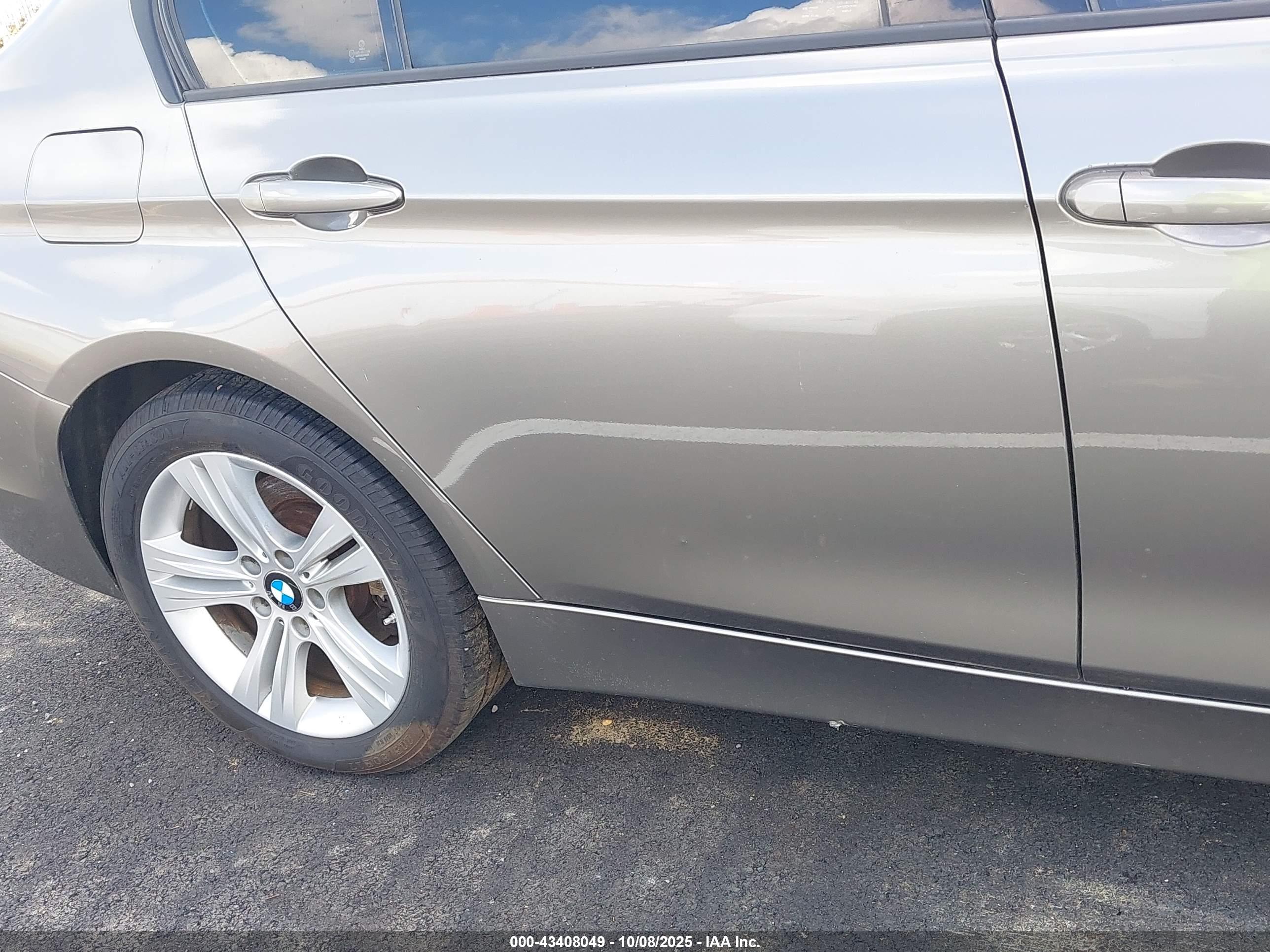 BMW 328I image 6