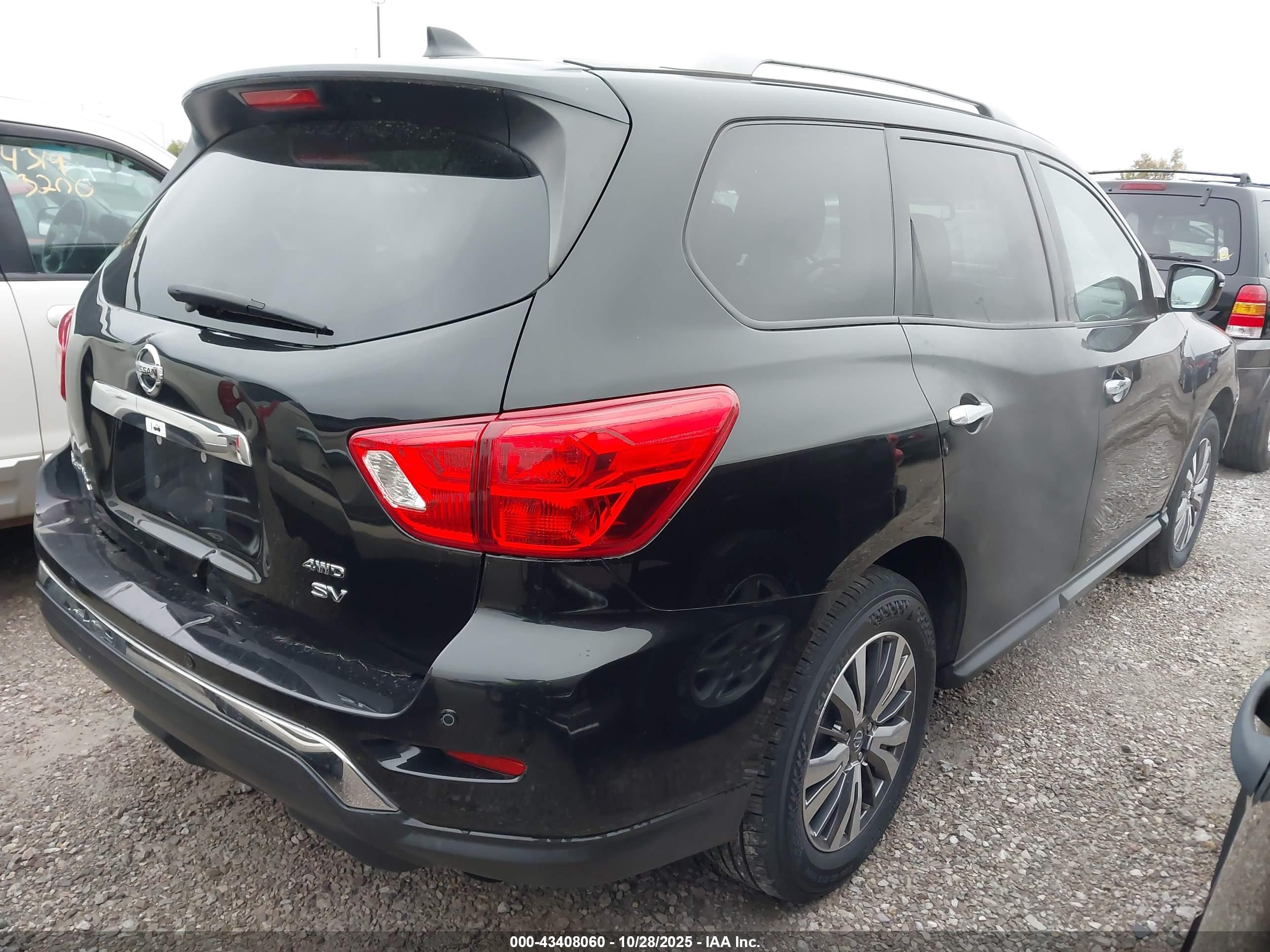 NISSAN PATHFINDER image 4