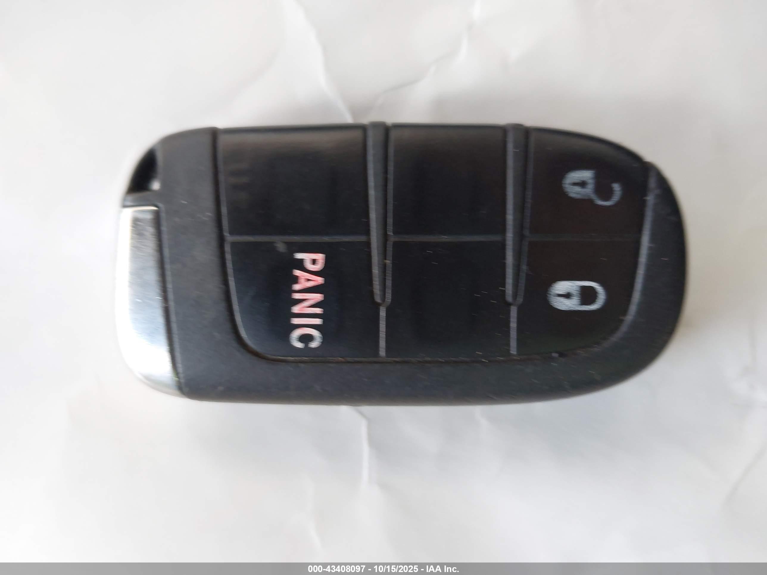 JEEP RENEGADE image 11