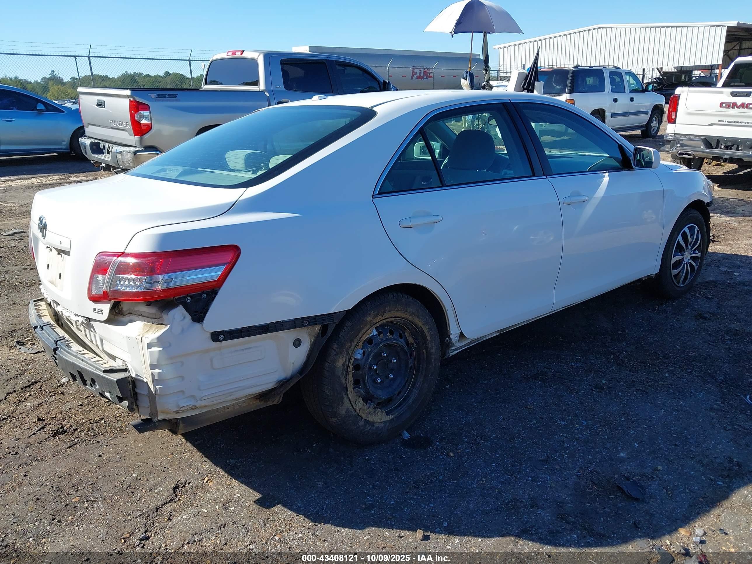 TOYOTA CAMRY image 4