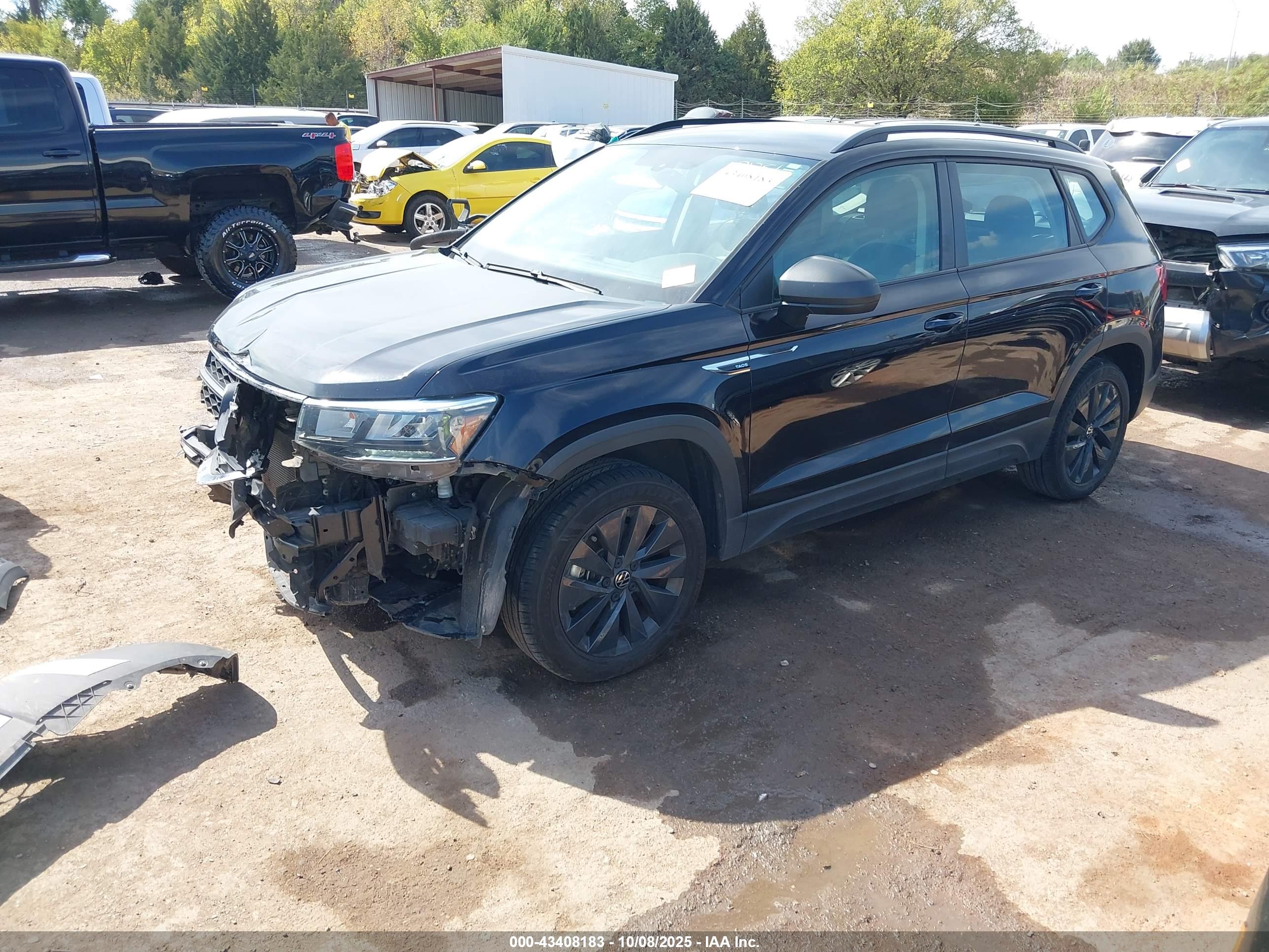 VOLKSWAGEN TAOS image 2