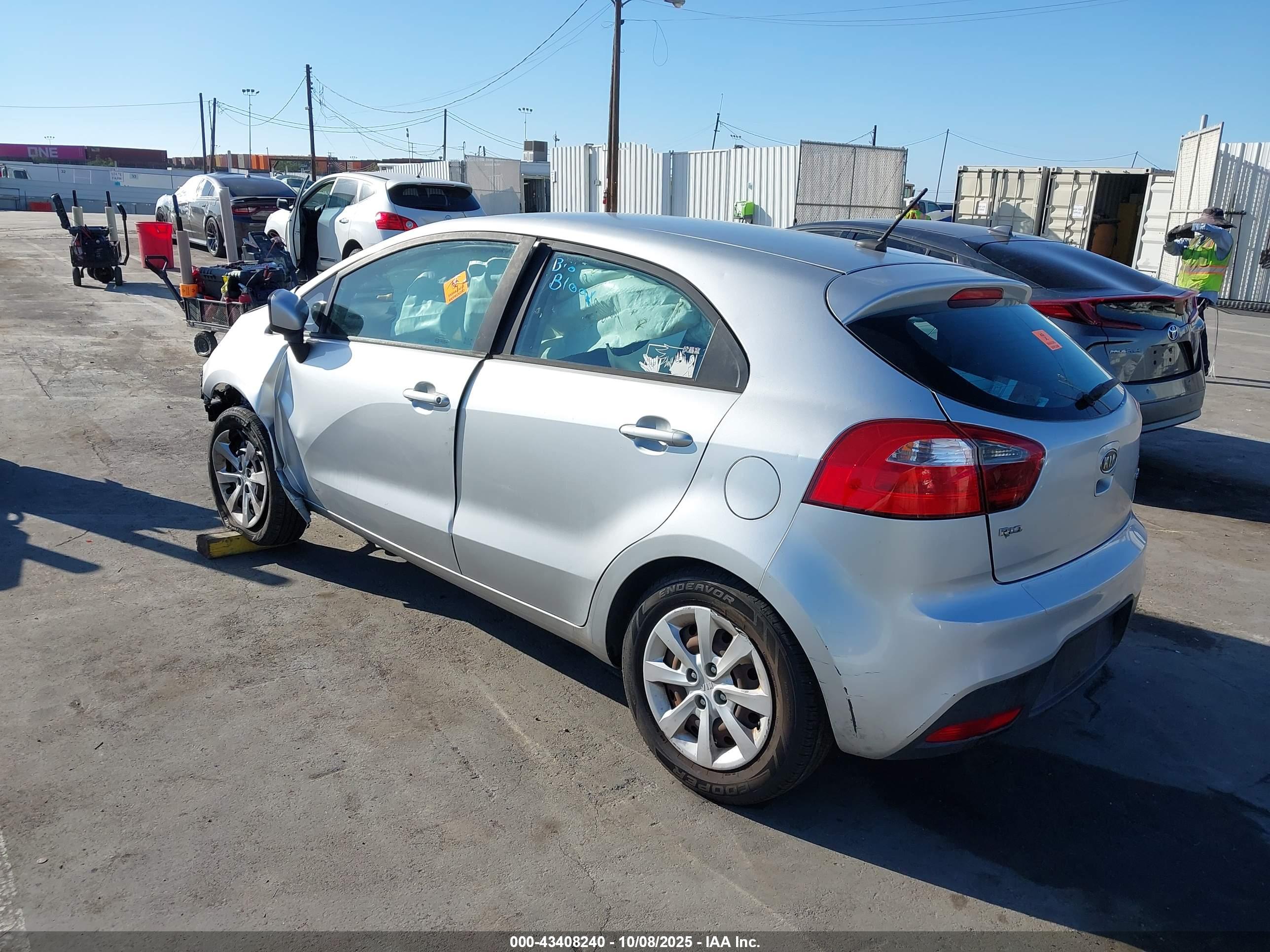 KIA RIO image 3