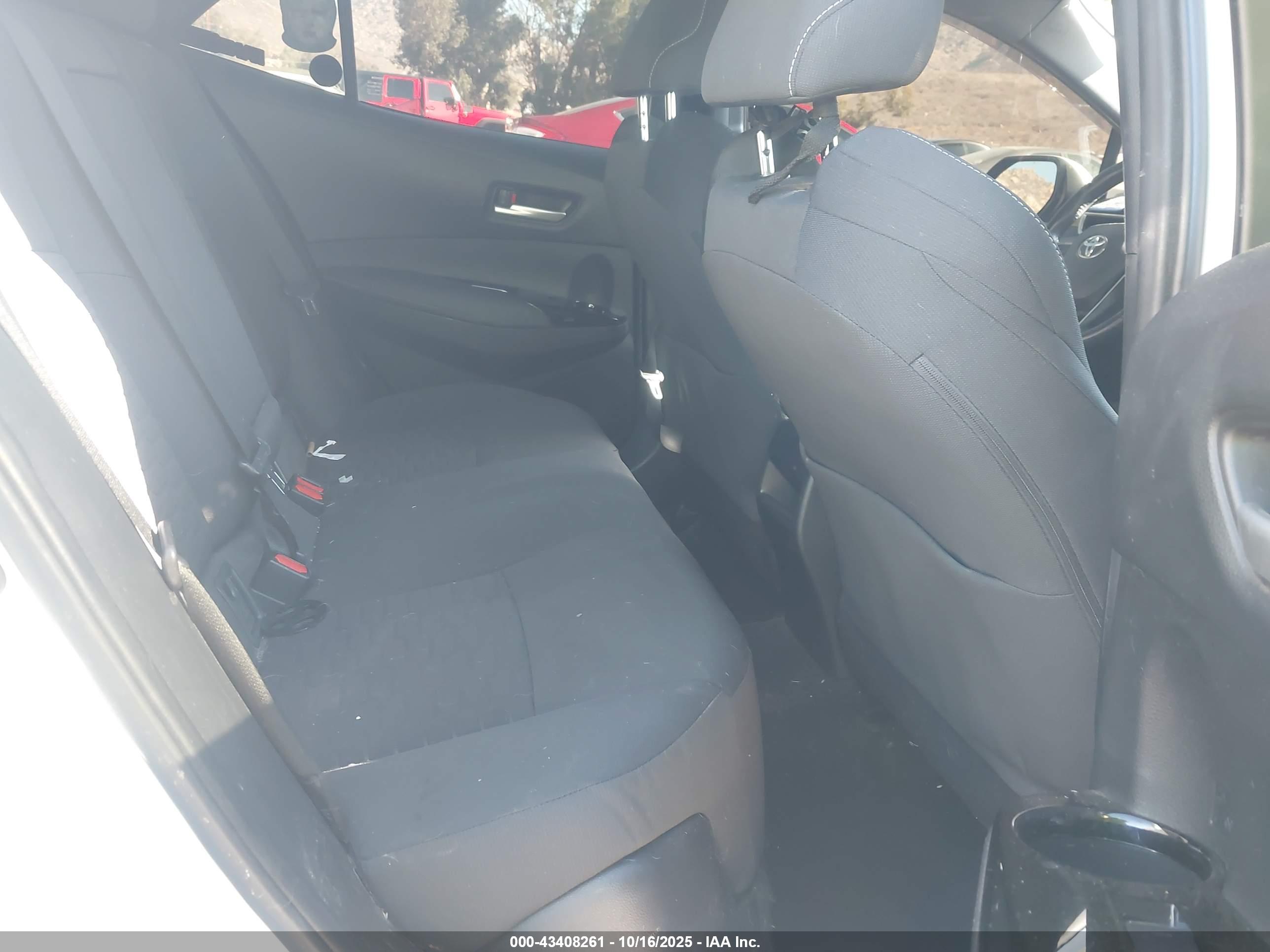TOYOTA COROLLA image 8