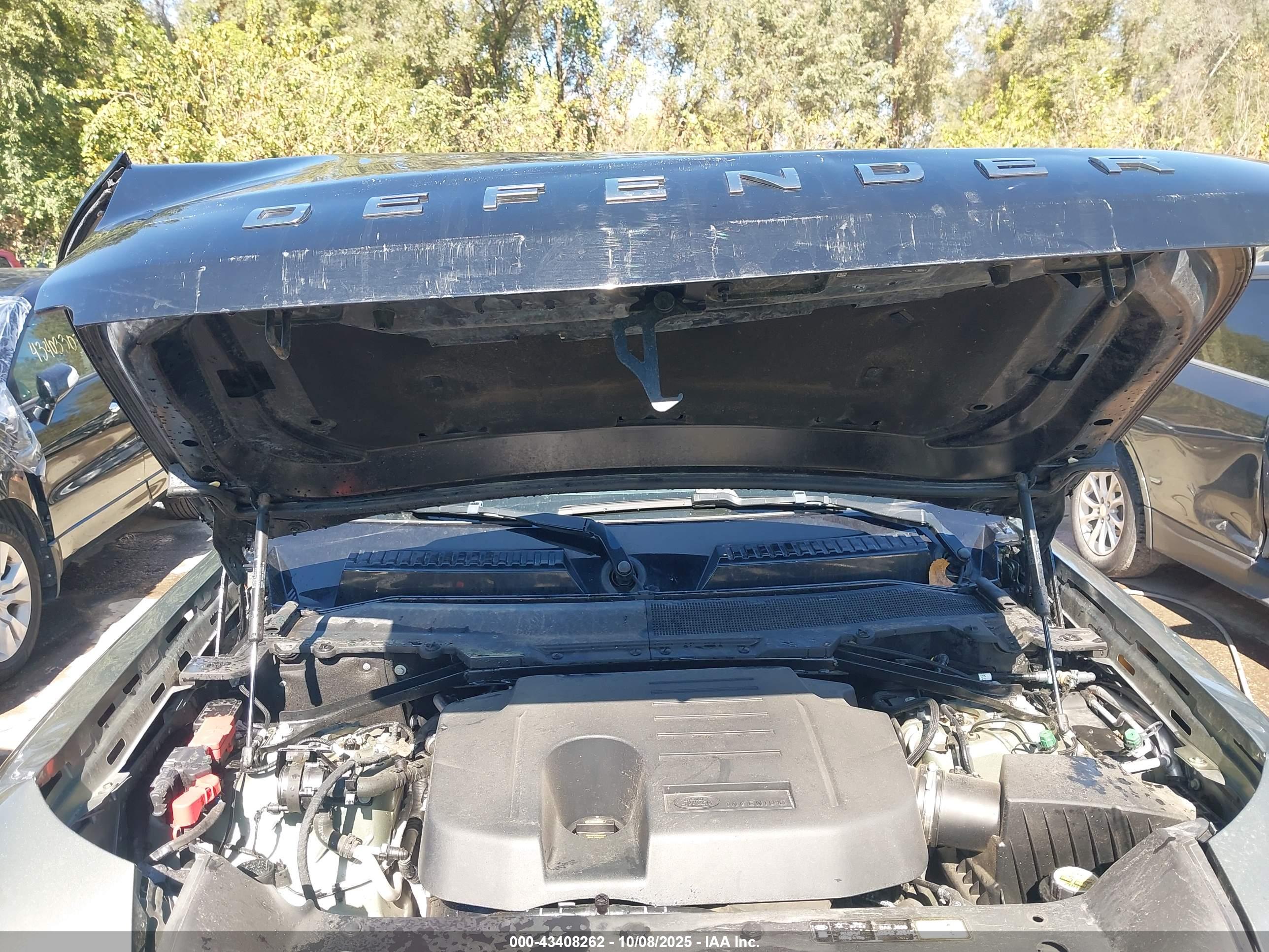 LAND ROVER image 10