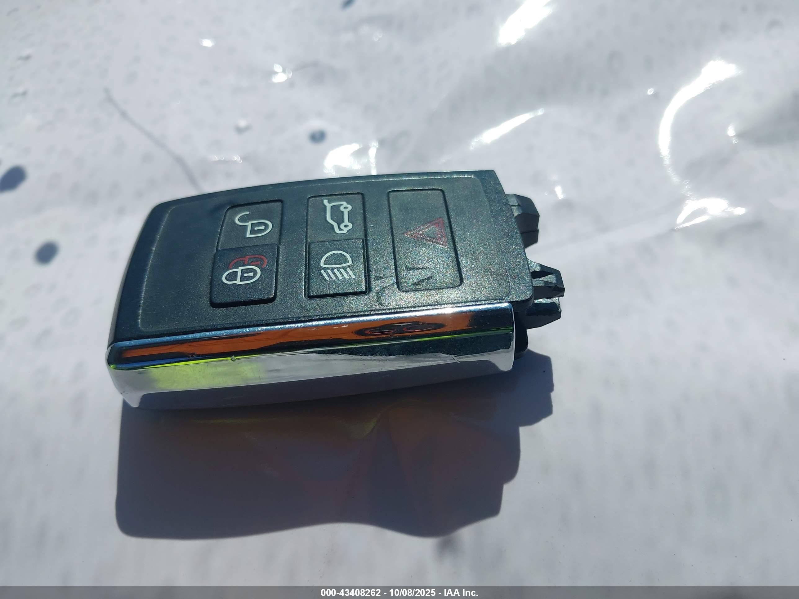 LAND ROVER image 11