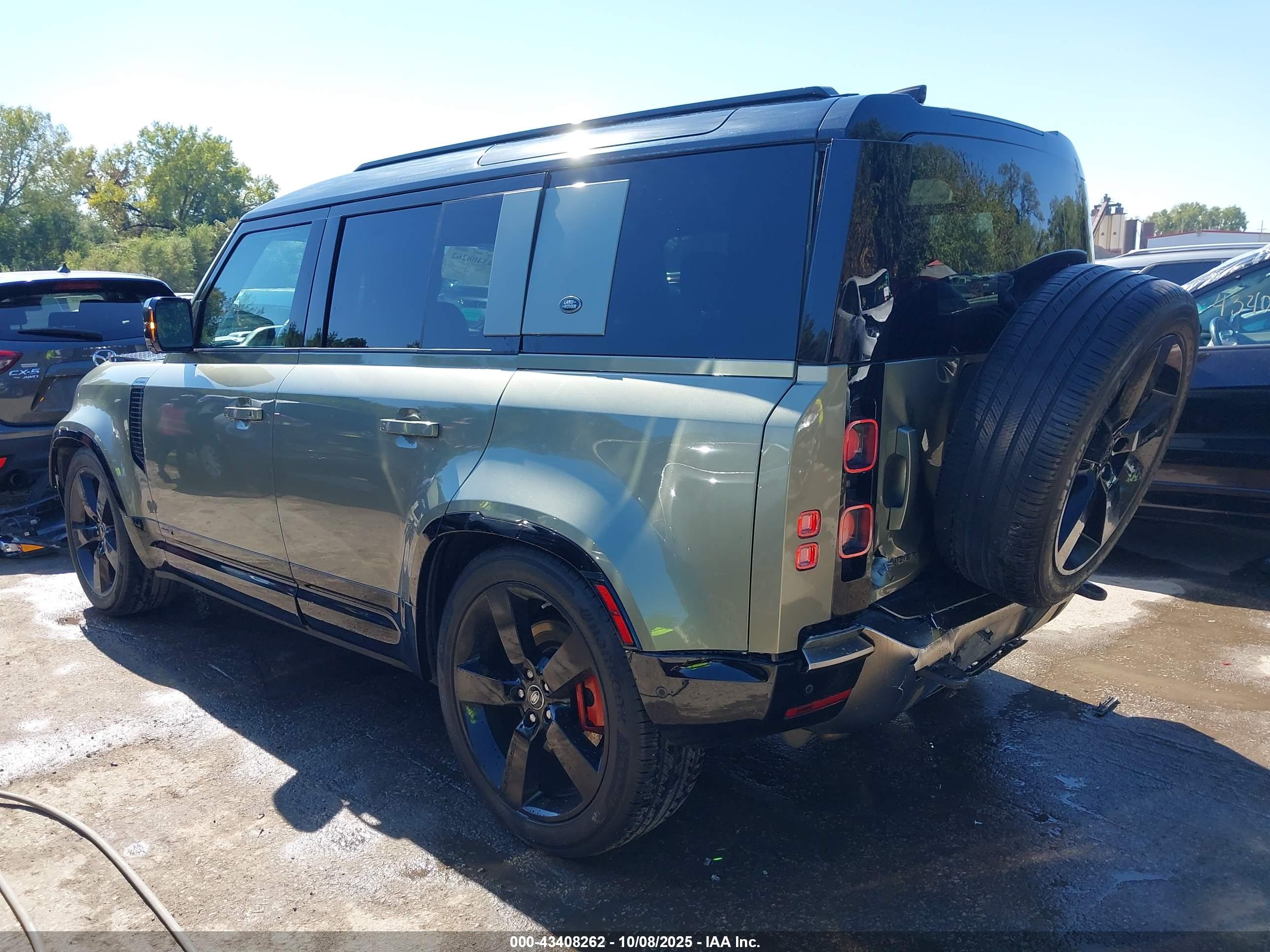 LAND ROVER image 3