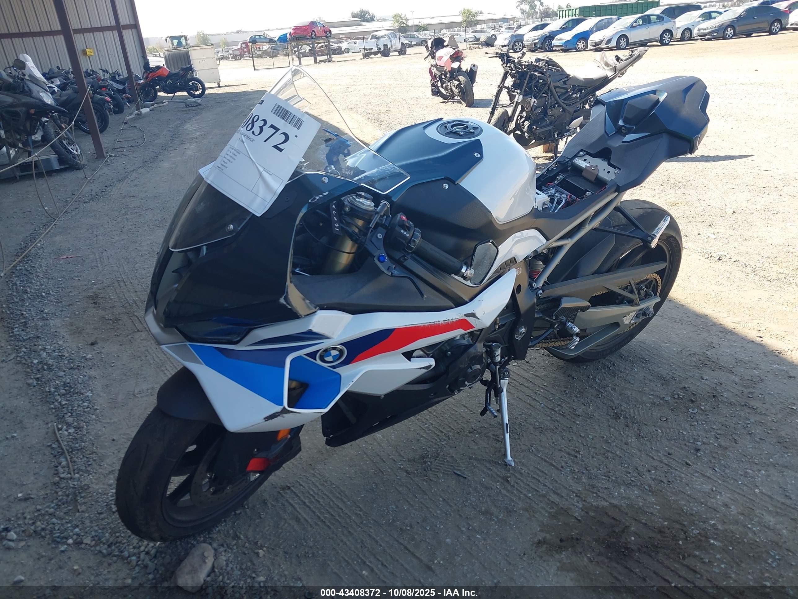 BMW S image 2