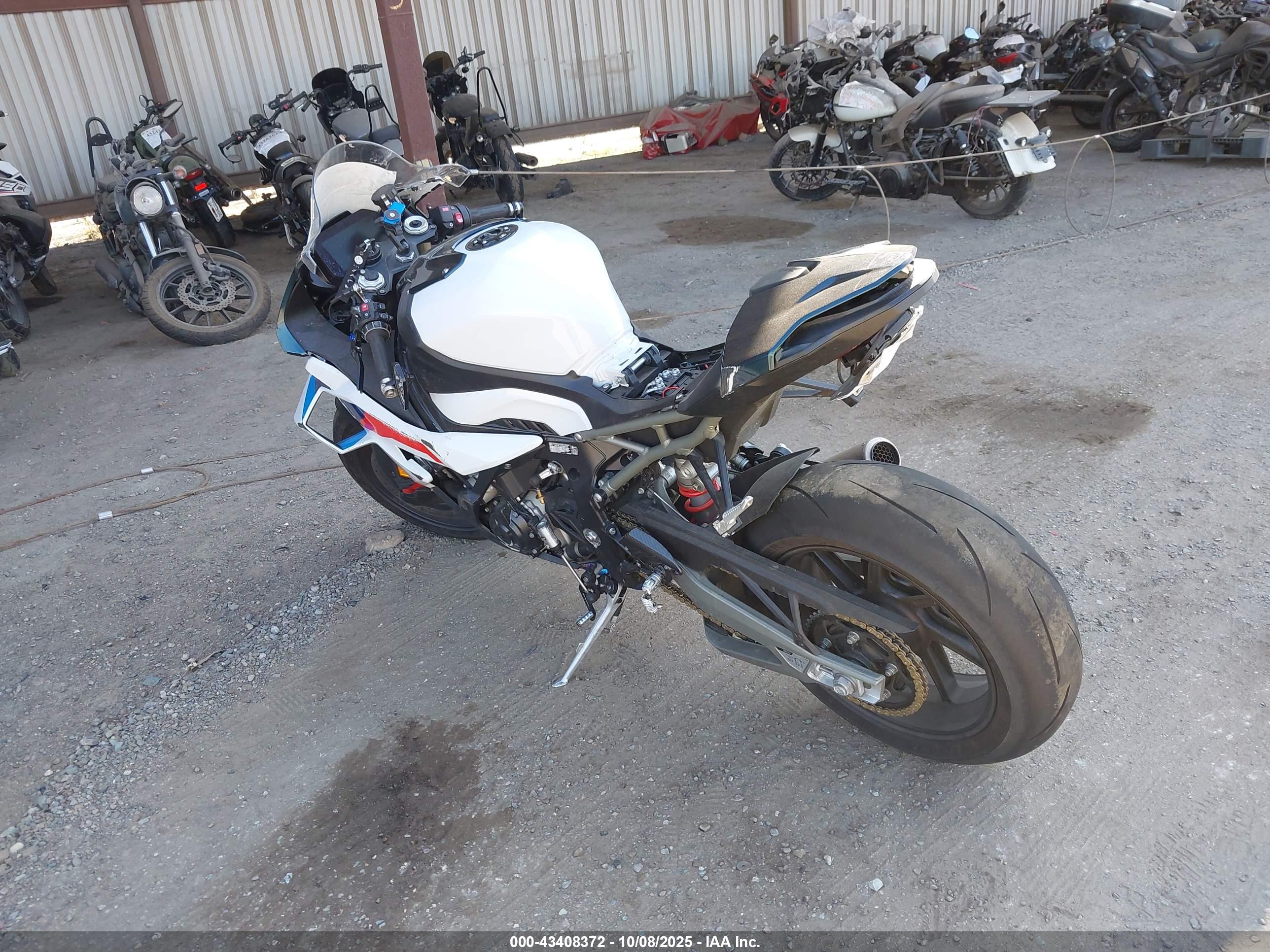 BMW S image 3