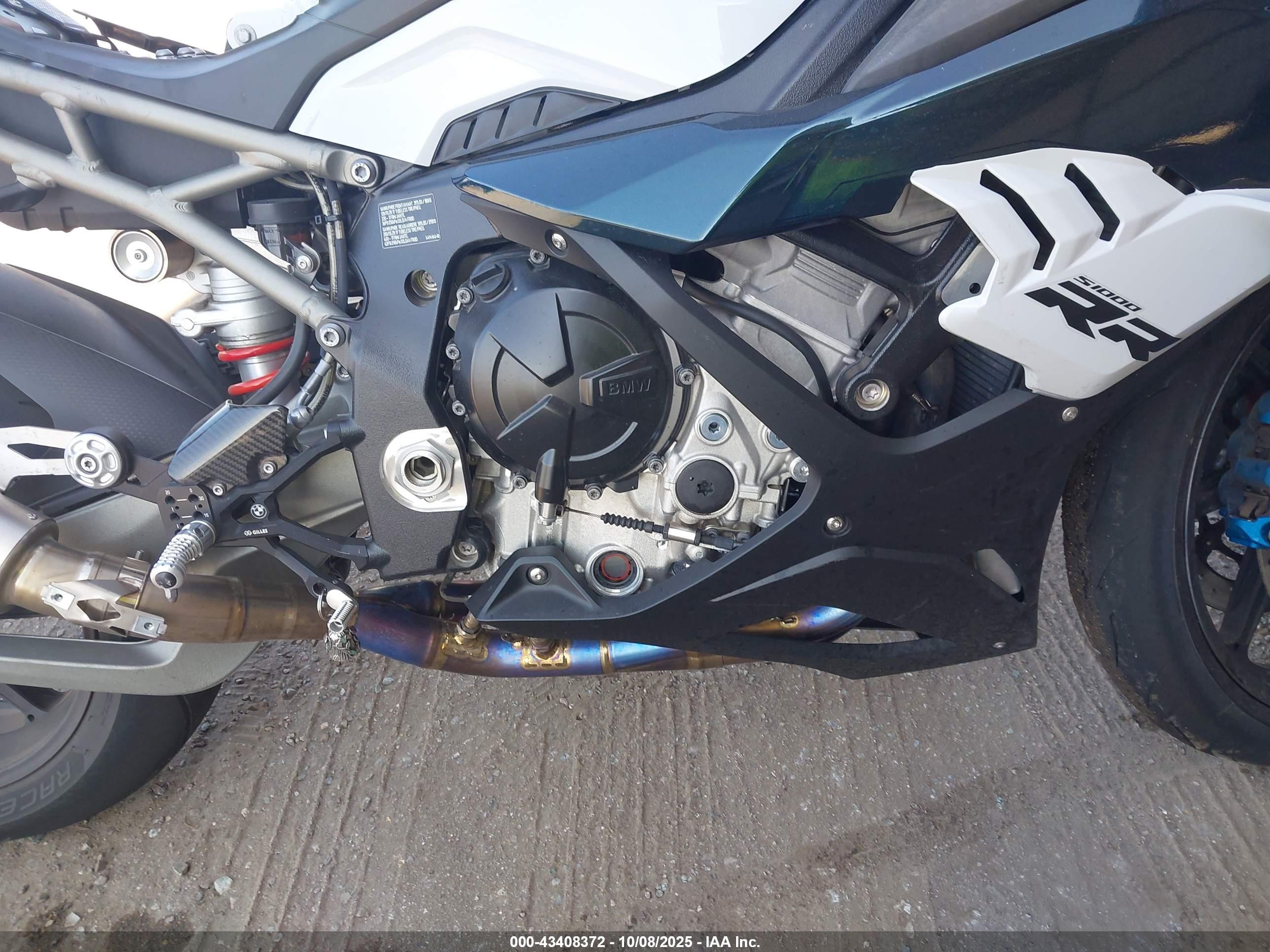 BMW S image 8