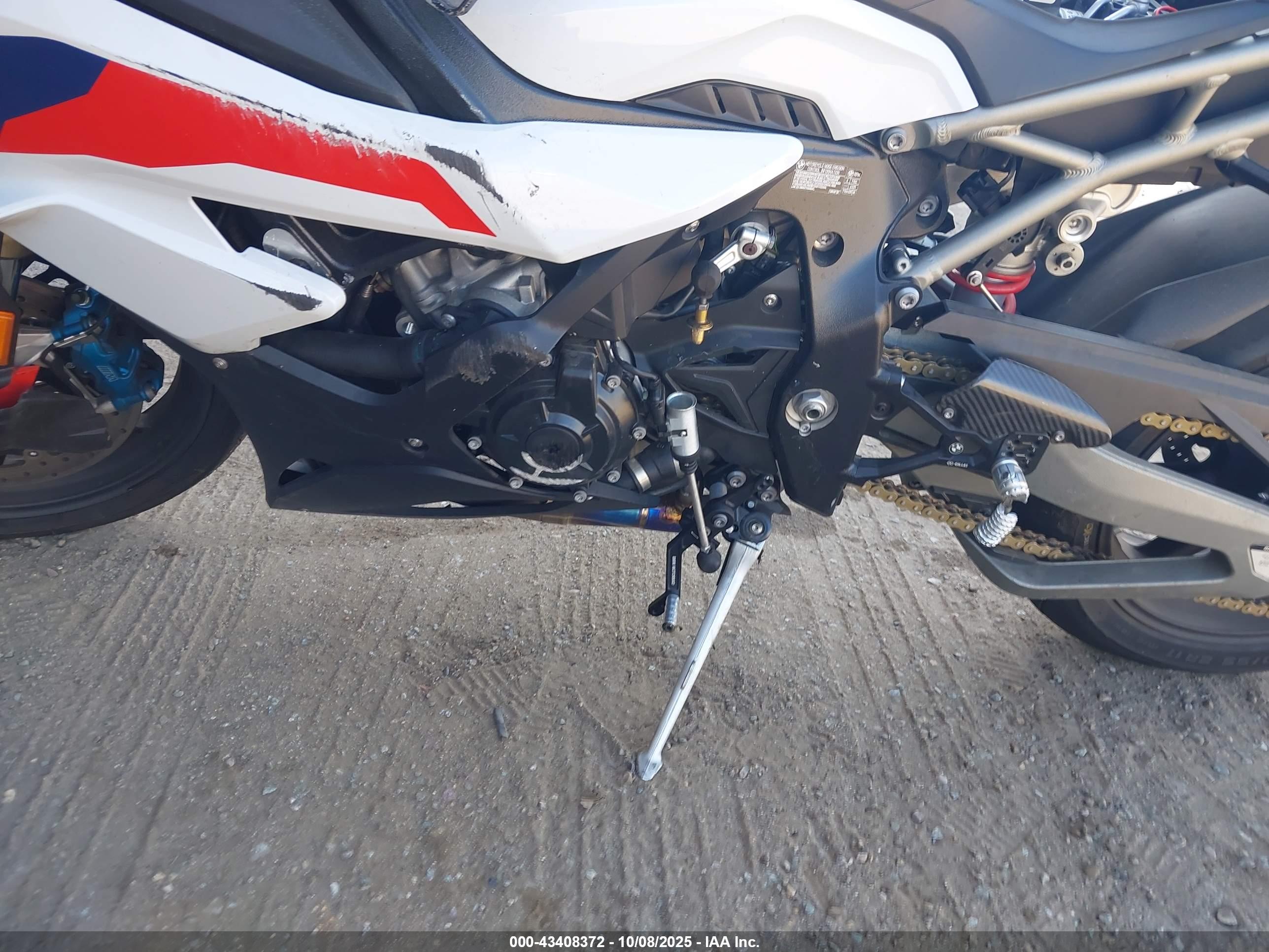 BMW S image 9