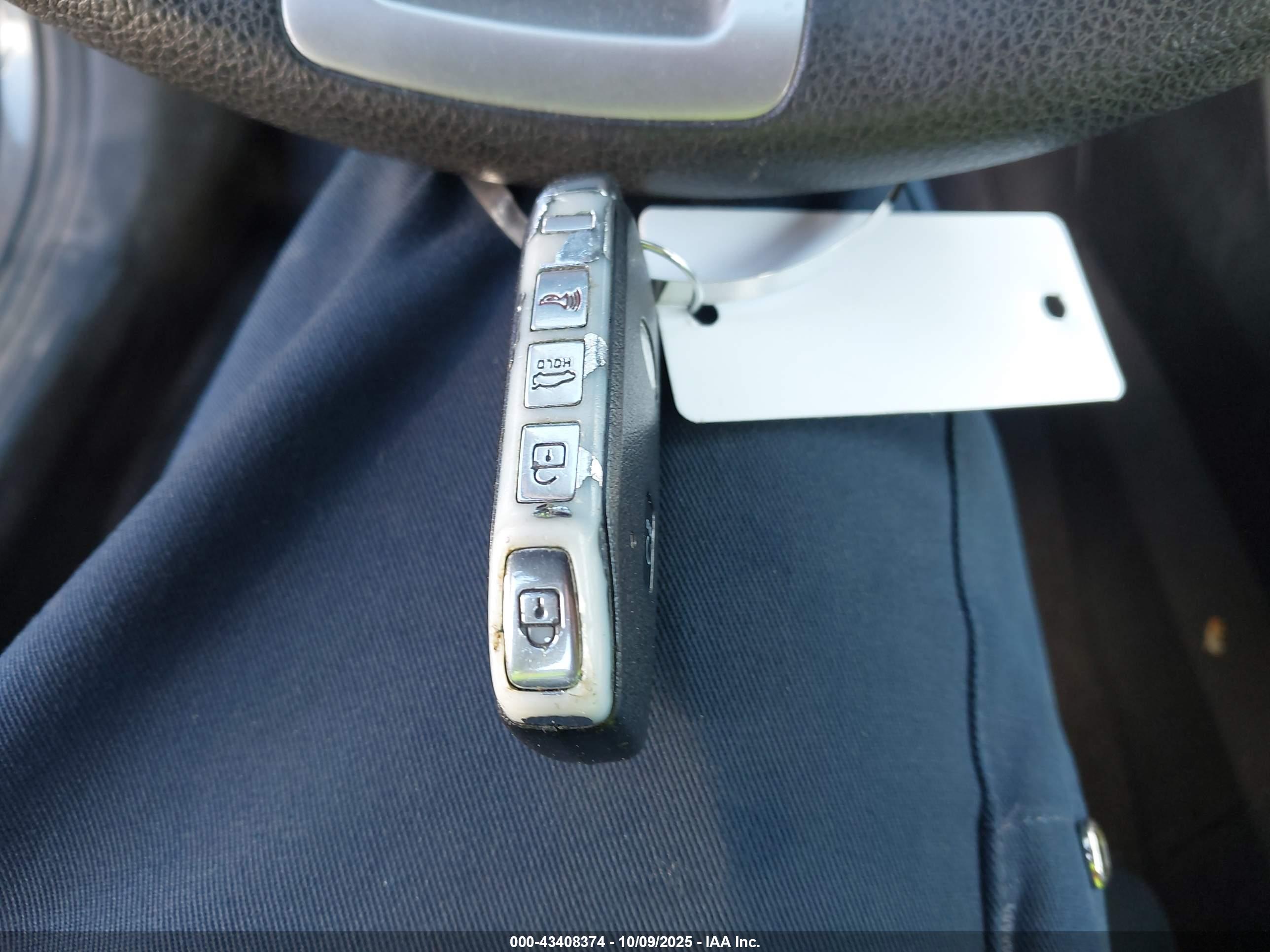 KIA K5 image 11