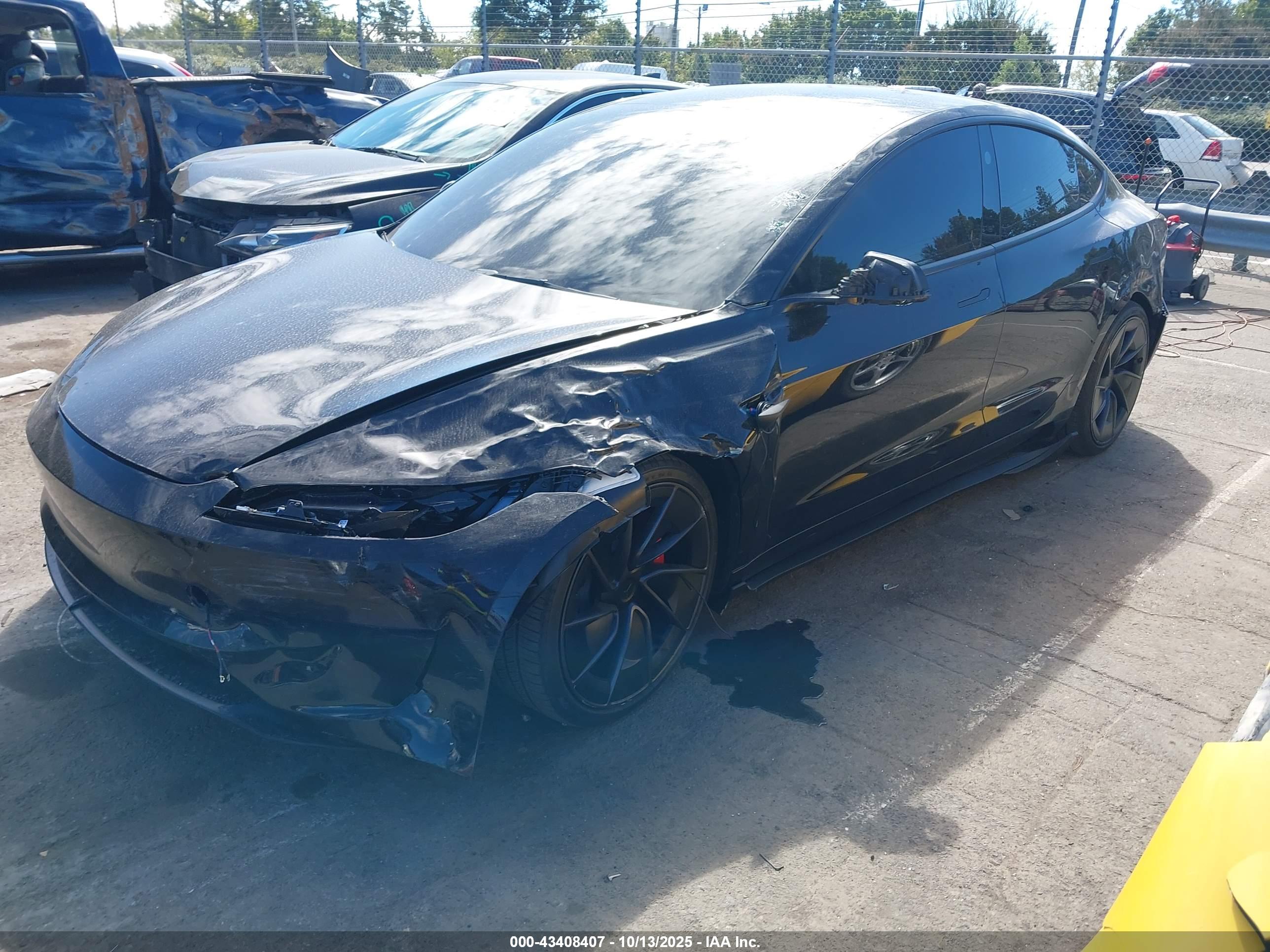 TESLA MODEL image 6