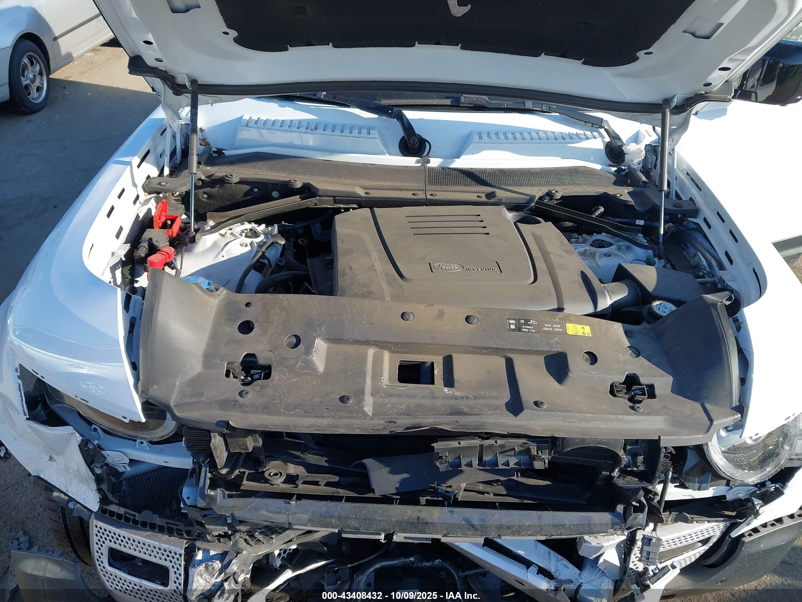 LAND ROVER image 10
