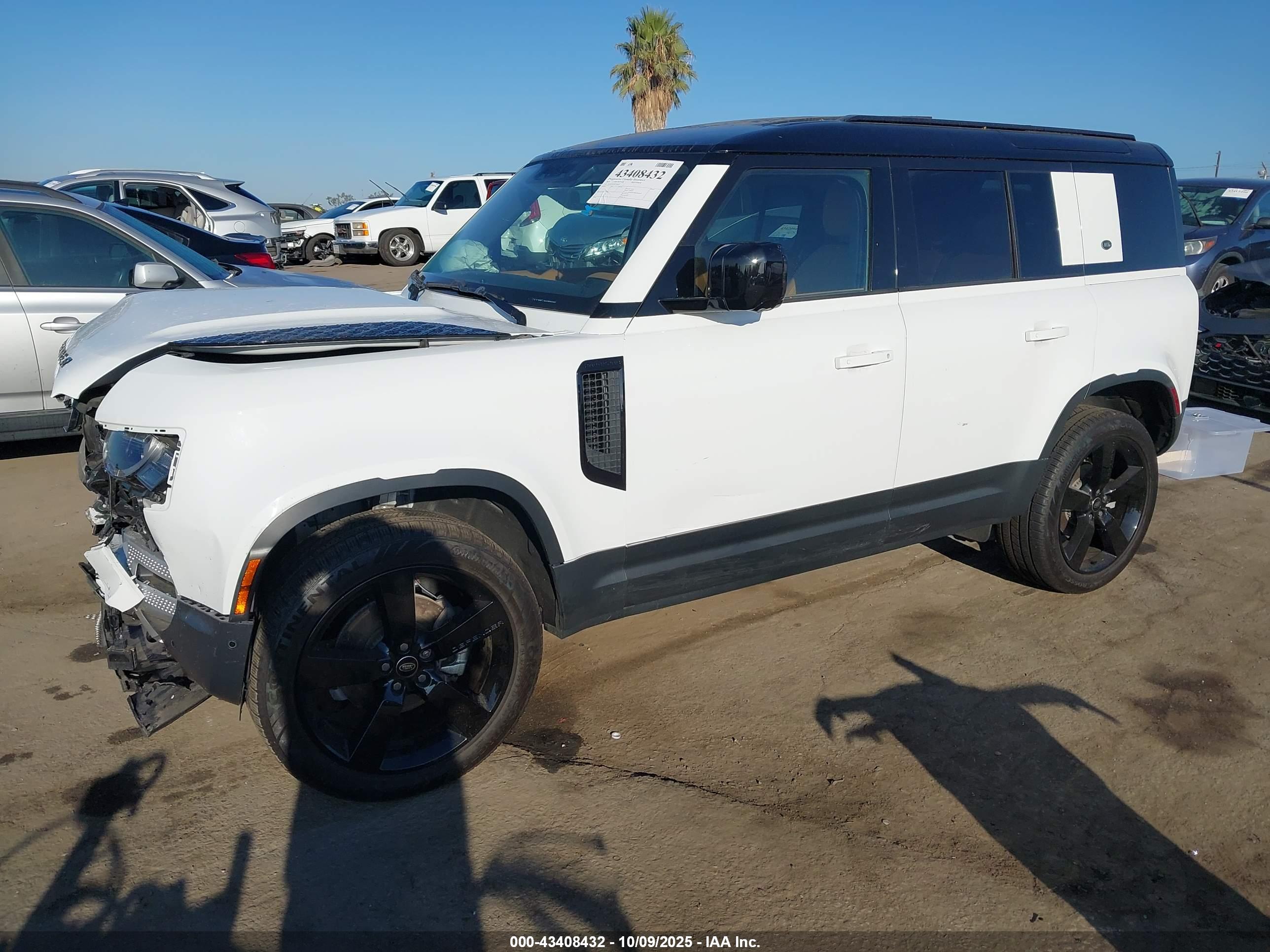 LAND ROVER image 2