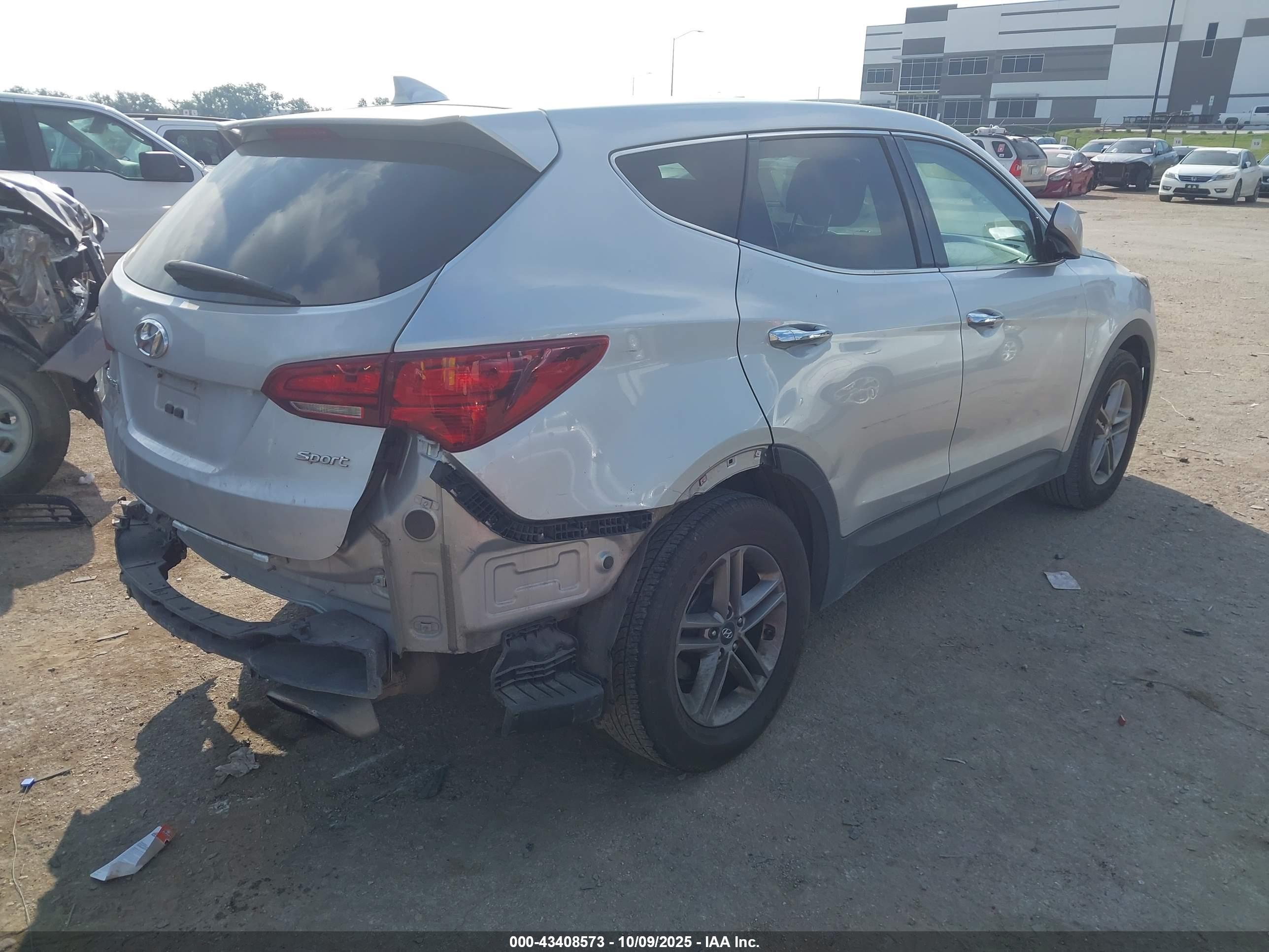 HYUNDAI SANTA image 4