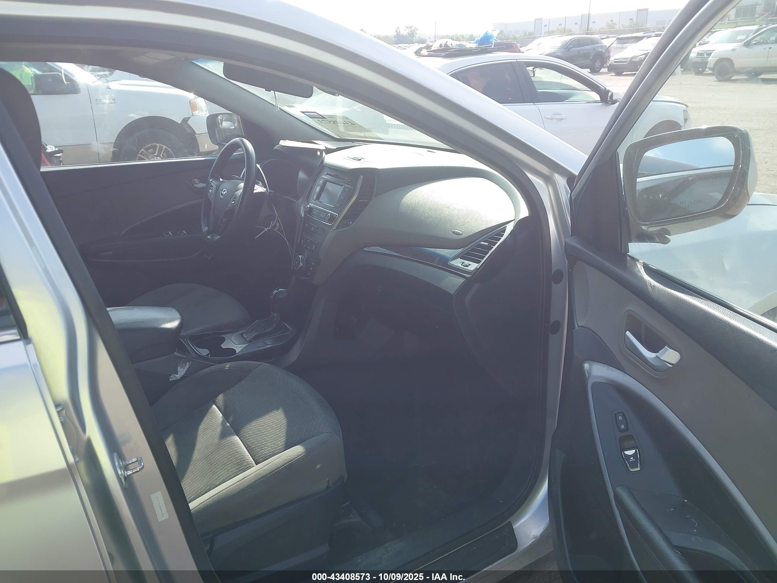 HYUNDAI SANTA image 5