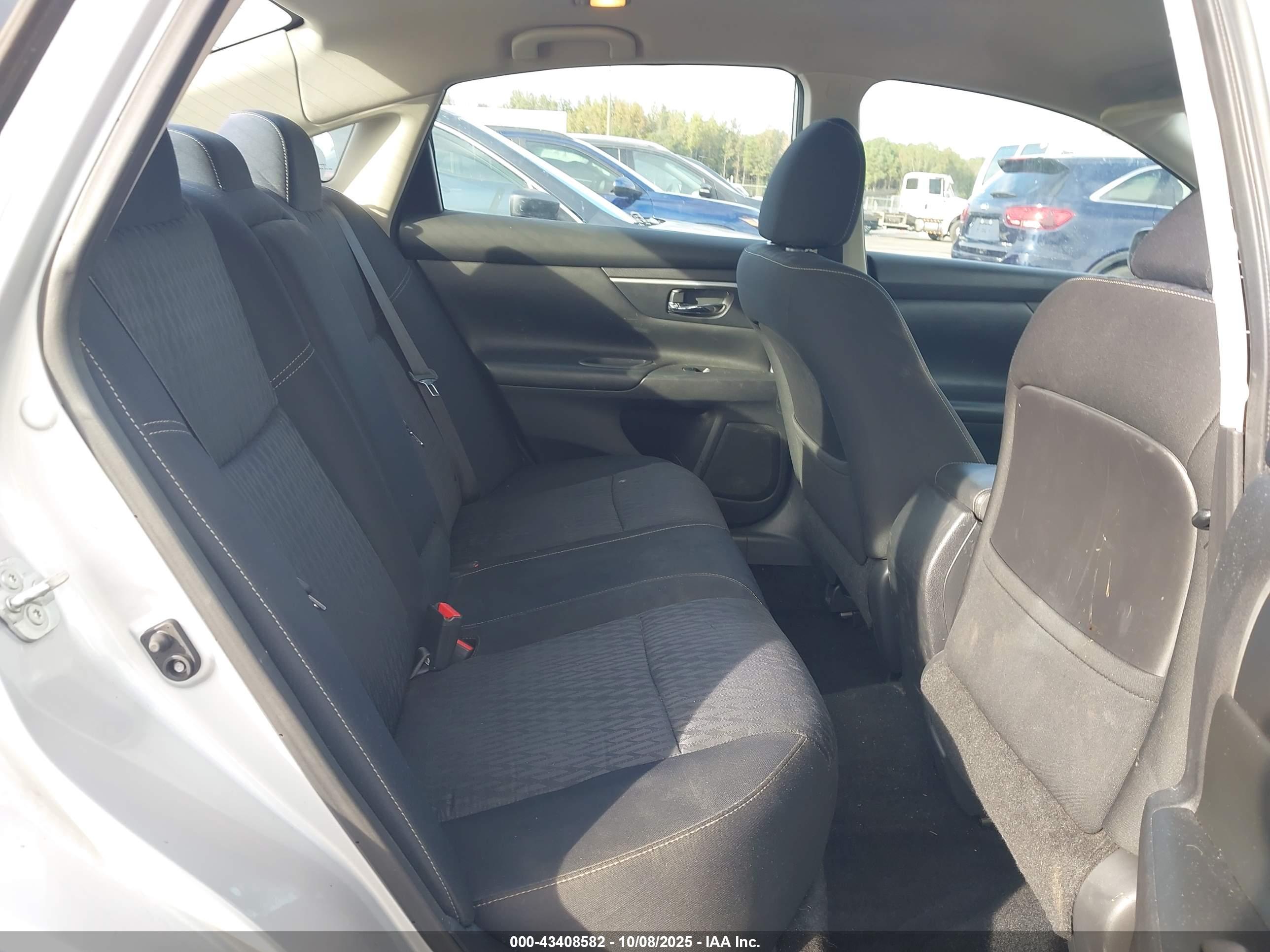 NISSAN ALTIMA image 8