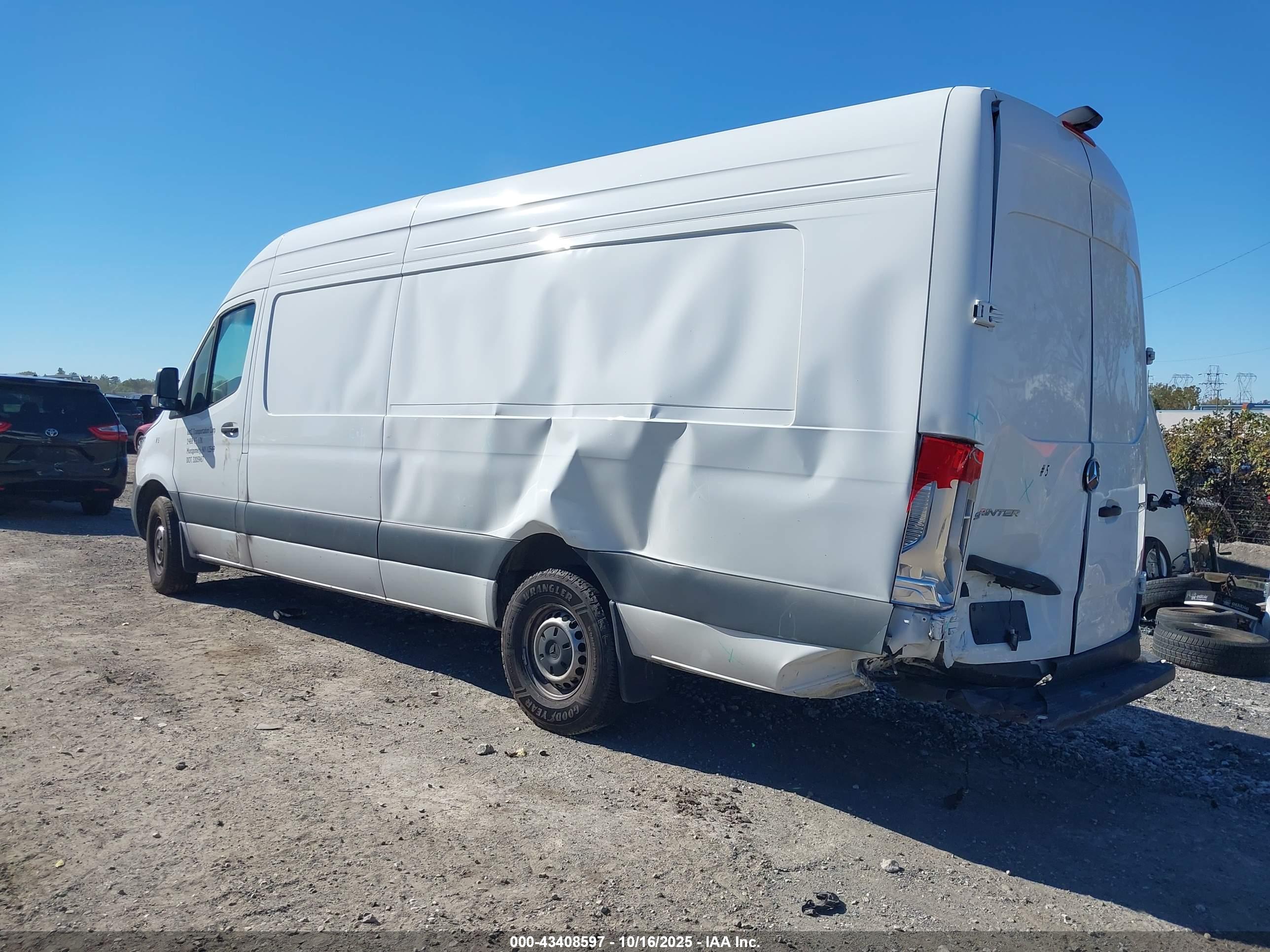 MERCEDES-BENZ SPRINTER image 3