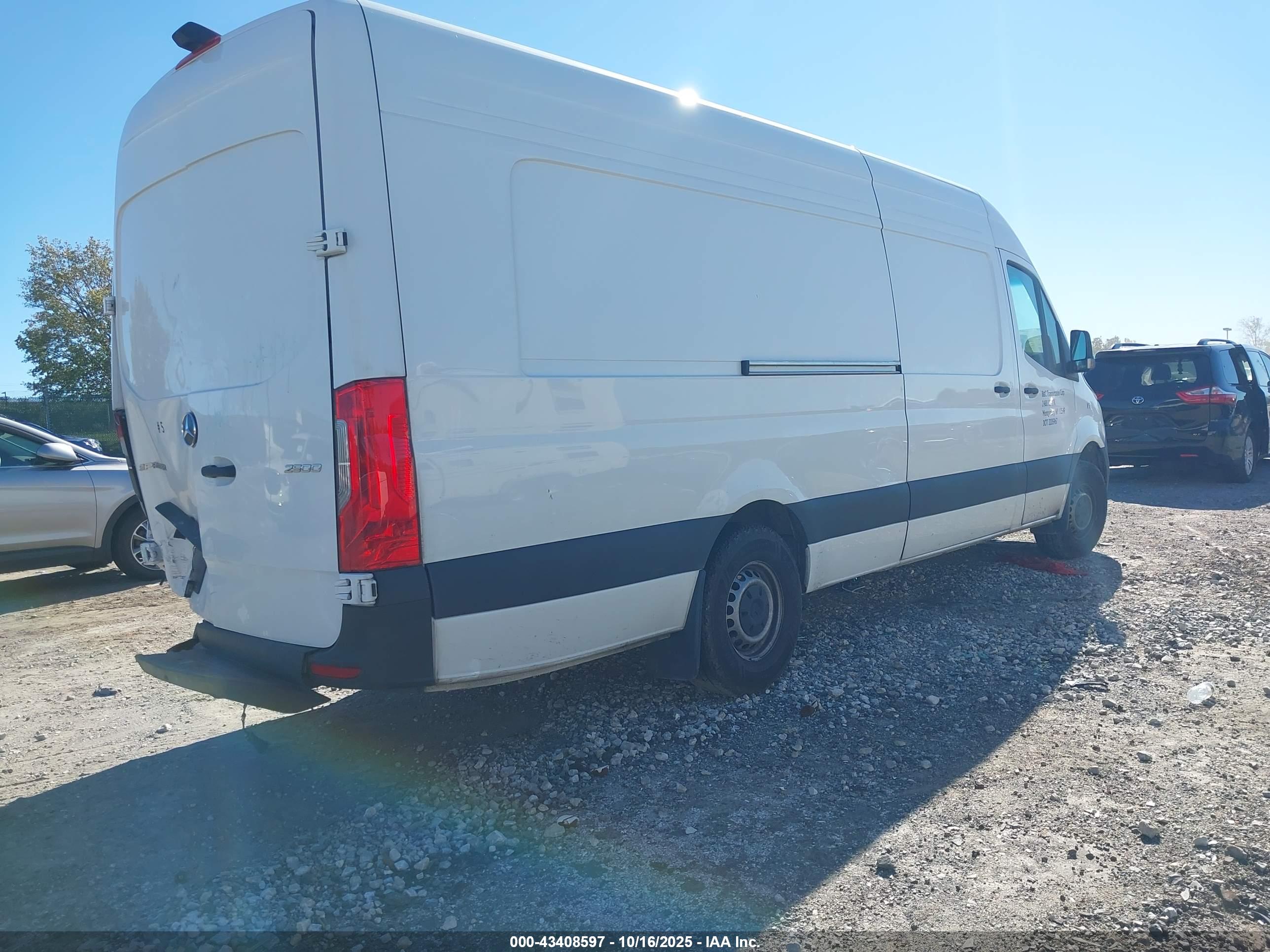 MERCEDES-BENZ SPRINTER image 4