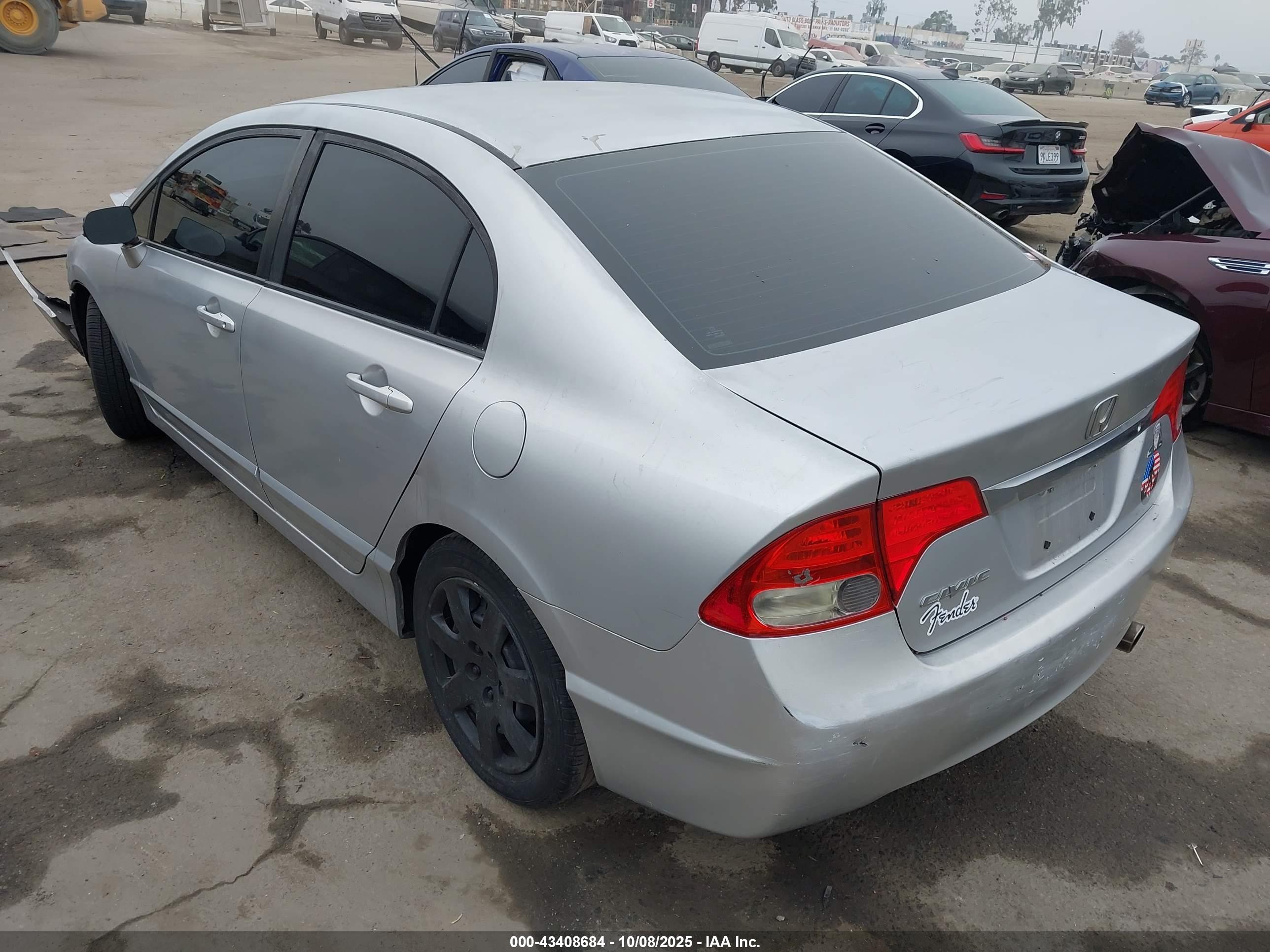 HONDA CIVIC image 3
