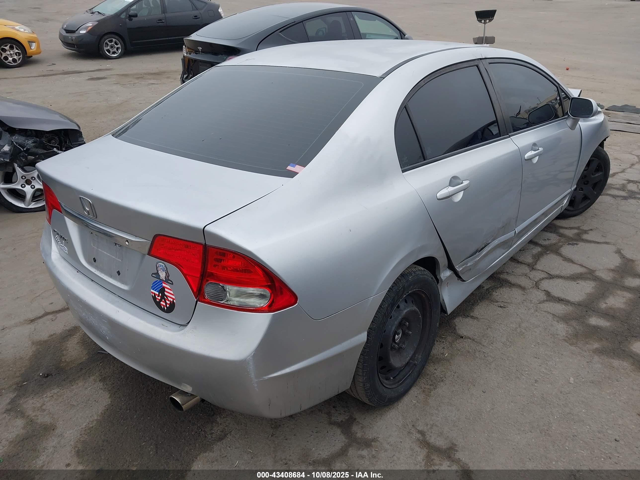 HONDA CIVIC image 4
