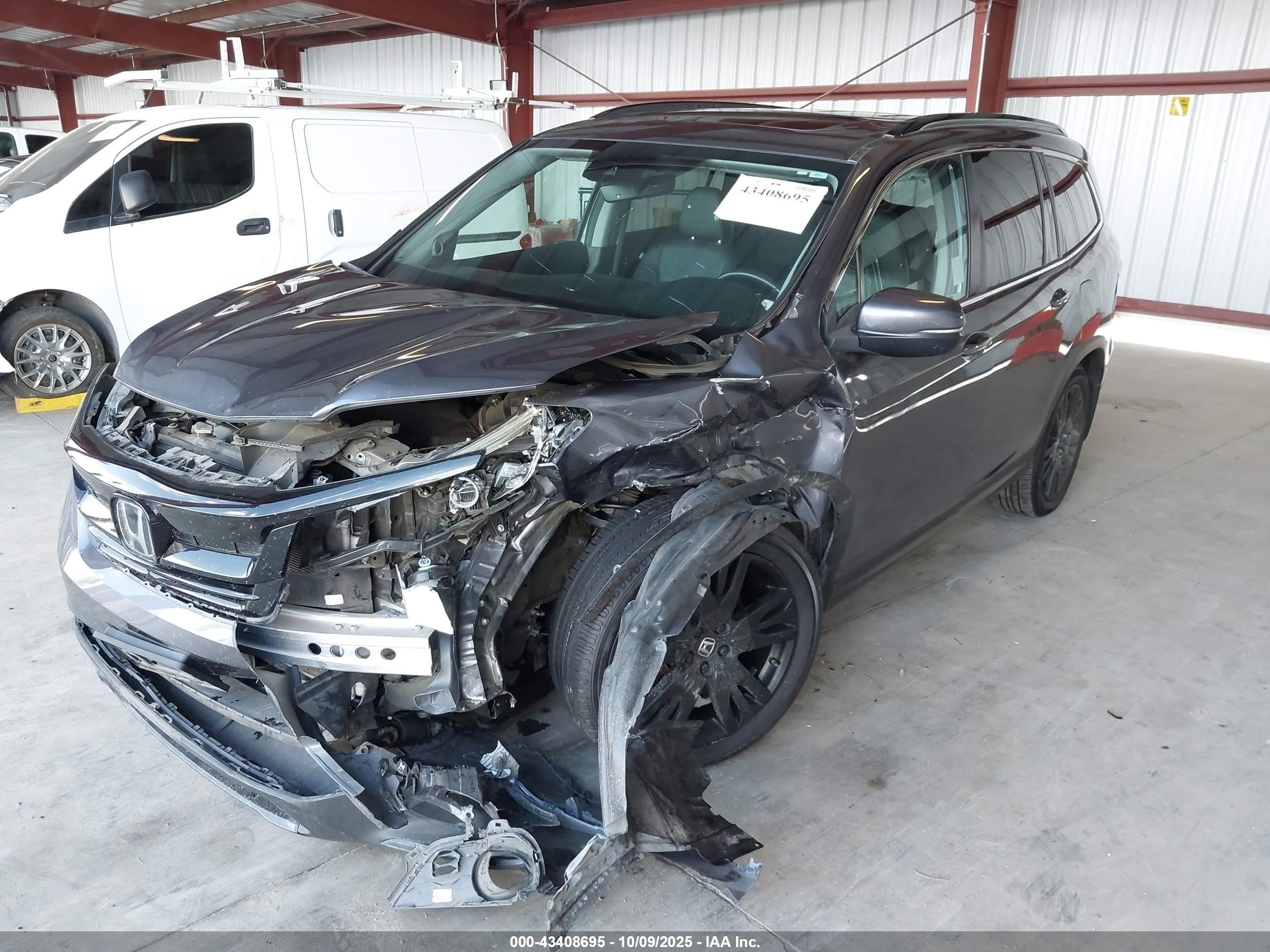 HONDA PILOT image 2