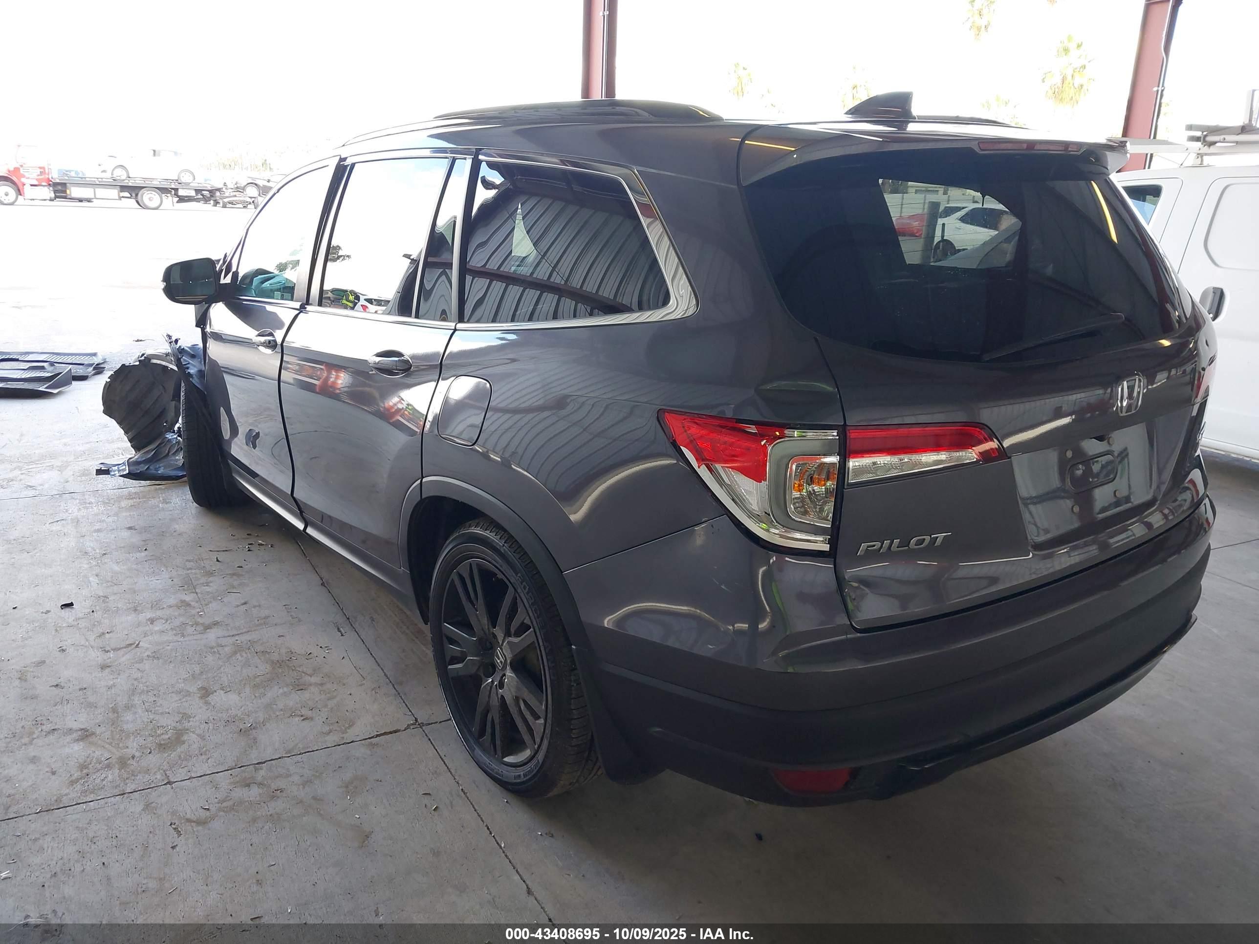 HONDA PILOT image 3