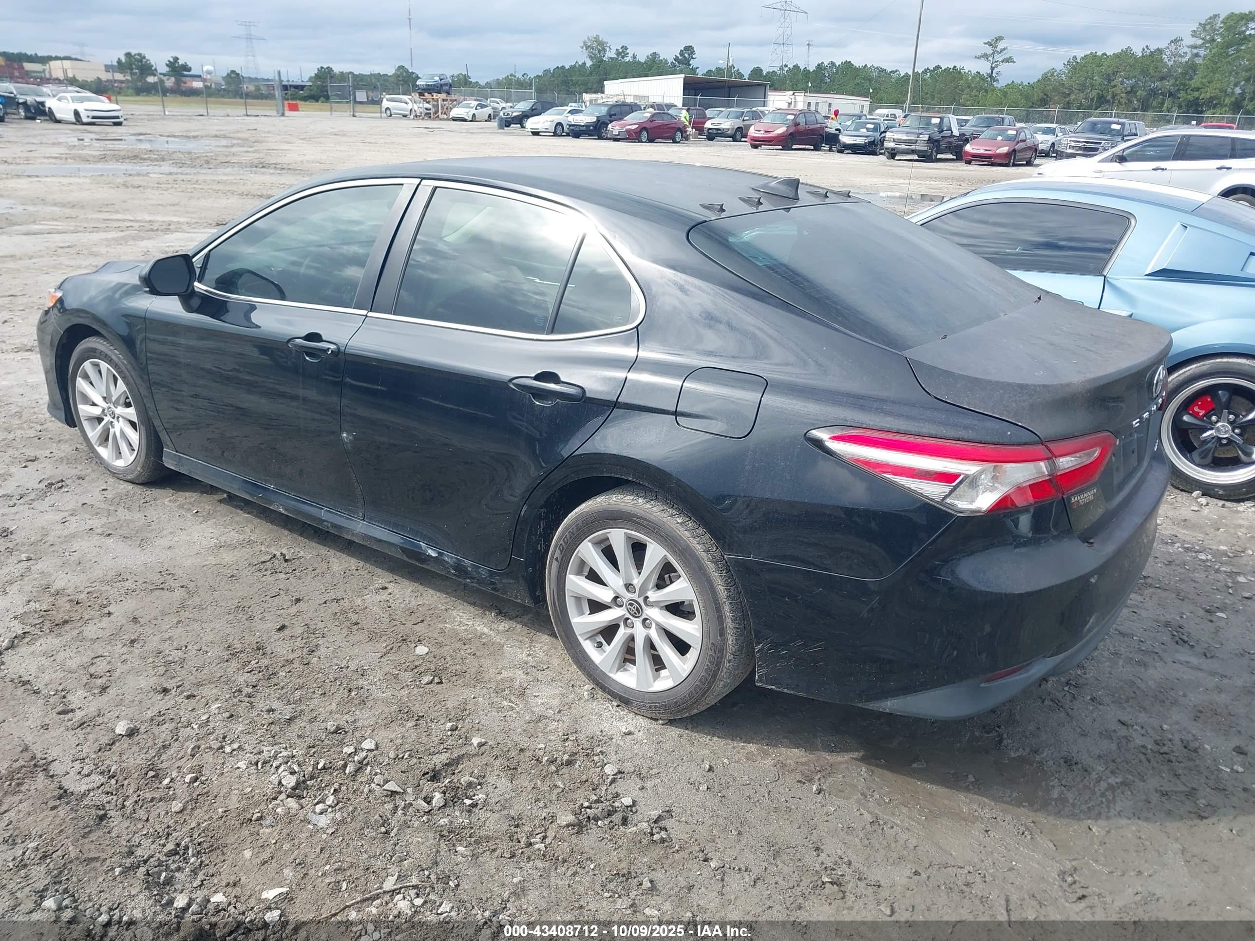 TOYOTA CAMRY image 3