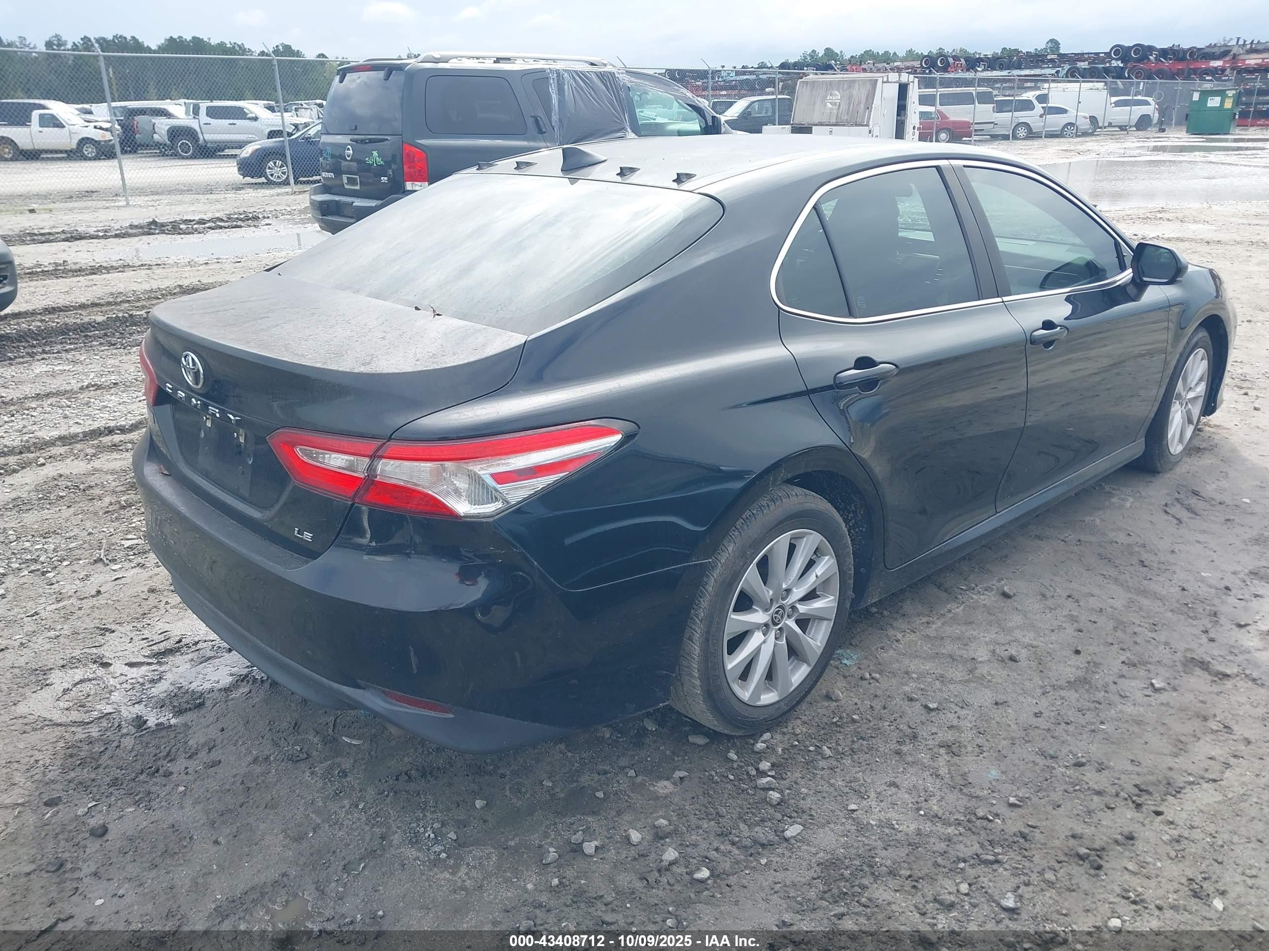 TOYOTA CAMRY image 4