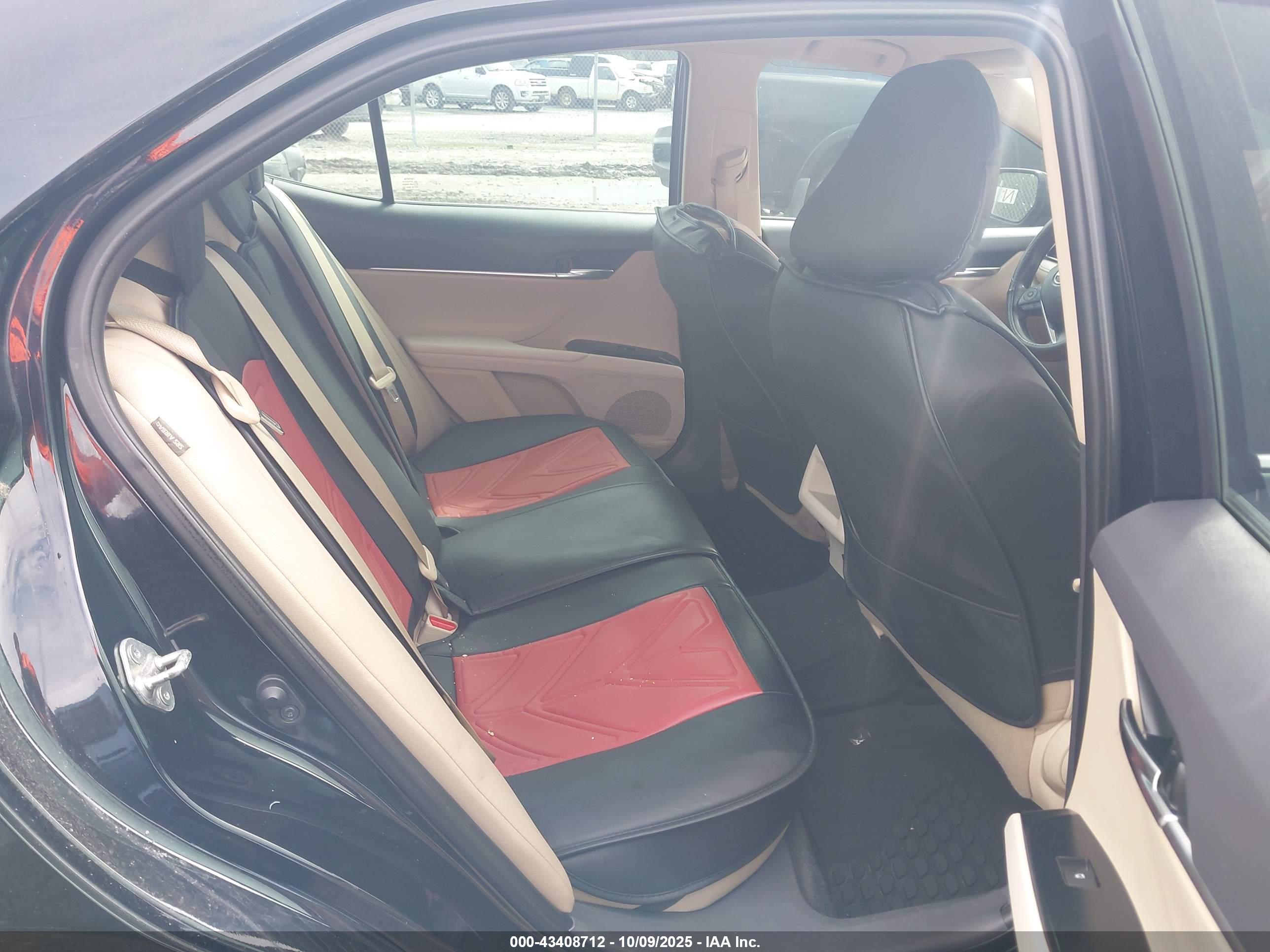 TOYOTA CAMRY image 8