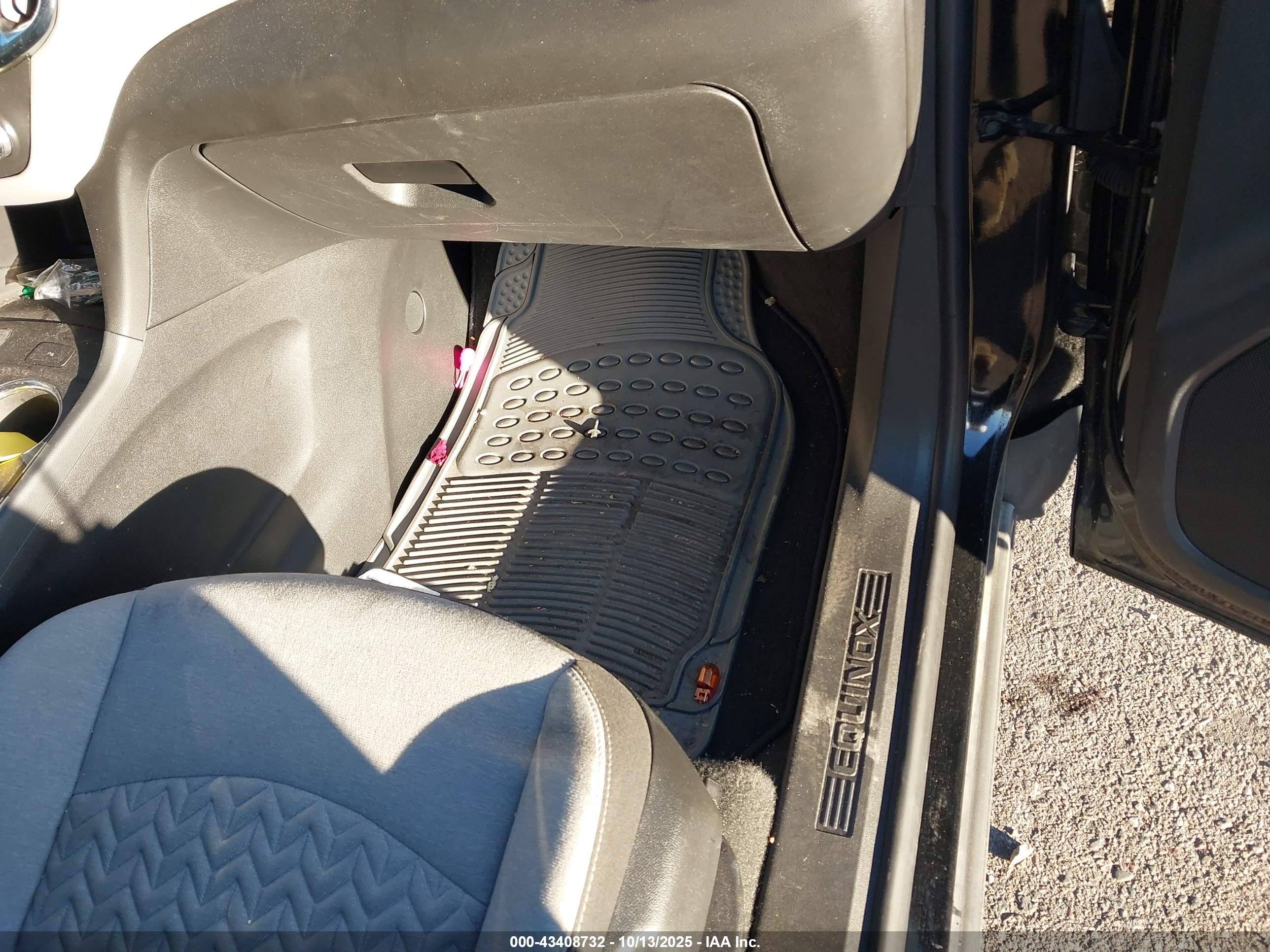 CHEVROLET EQUINOX image 8