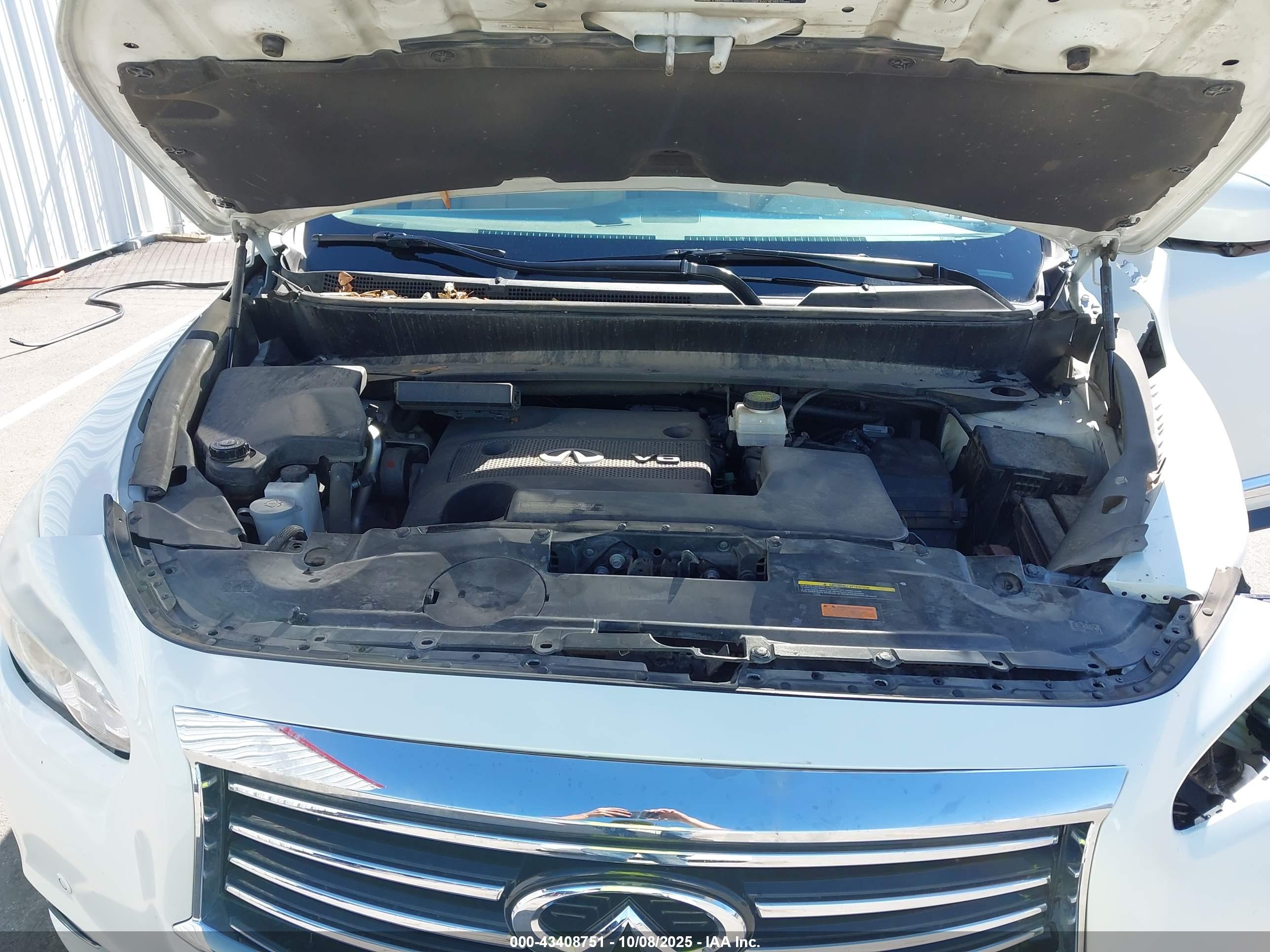INFINITI JX35 image 10