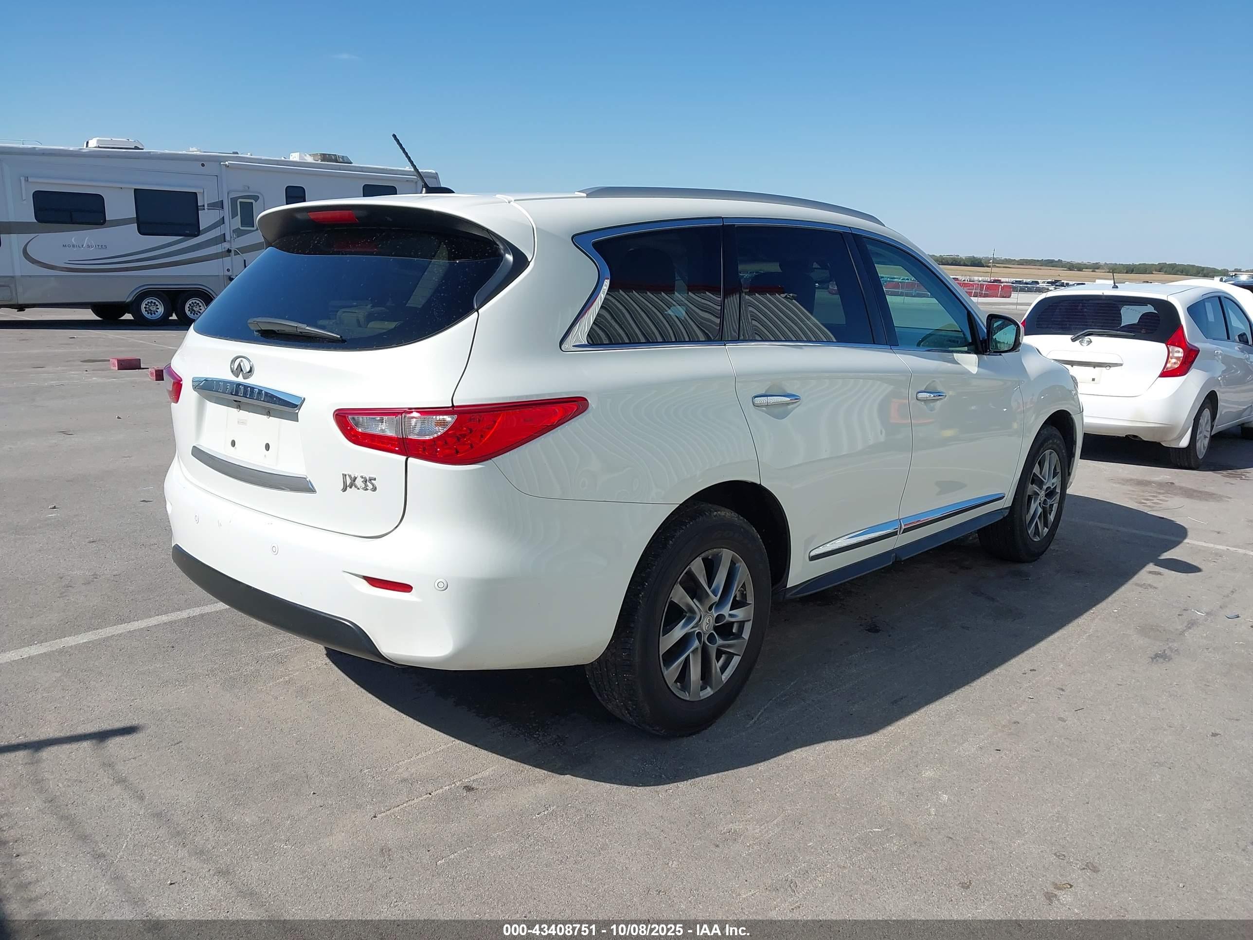 INFINITI JX35 image 4