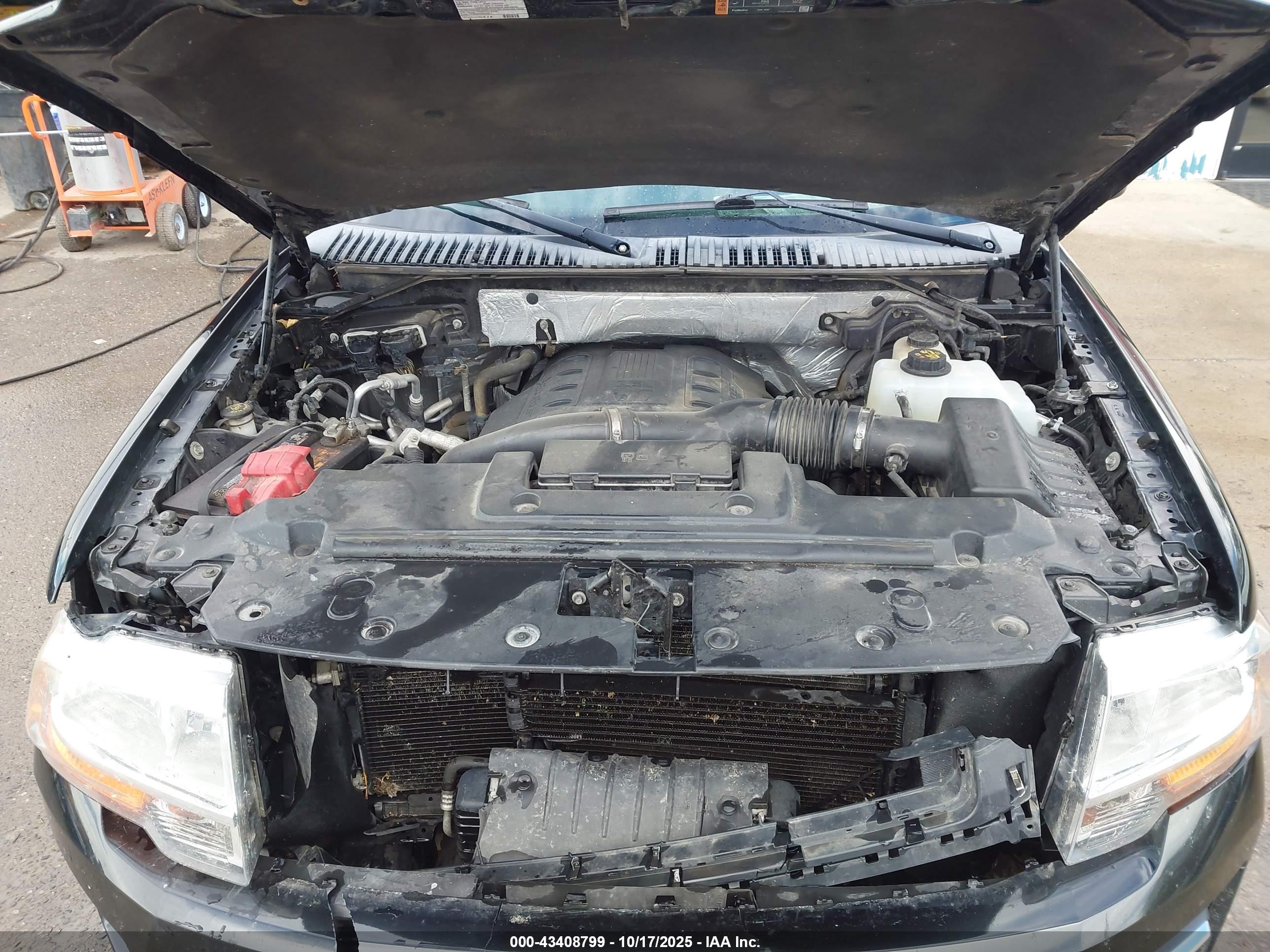 FORD EXPEDITION image 10